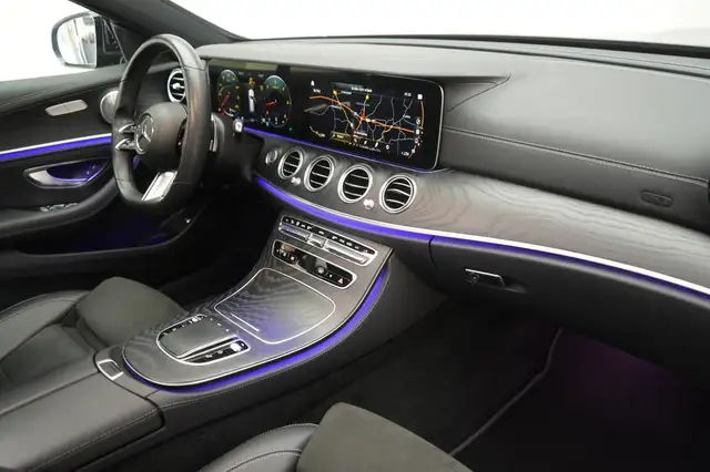 Mercedes-Benz E view 12