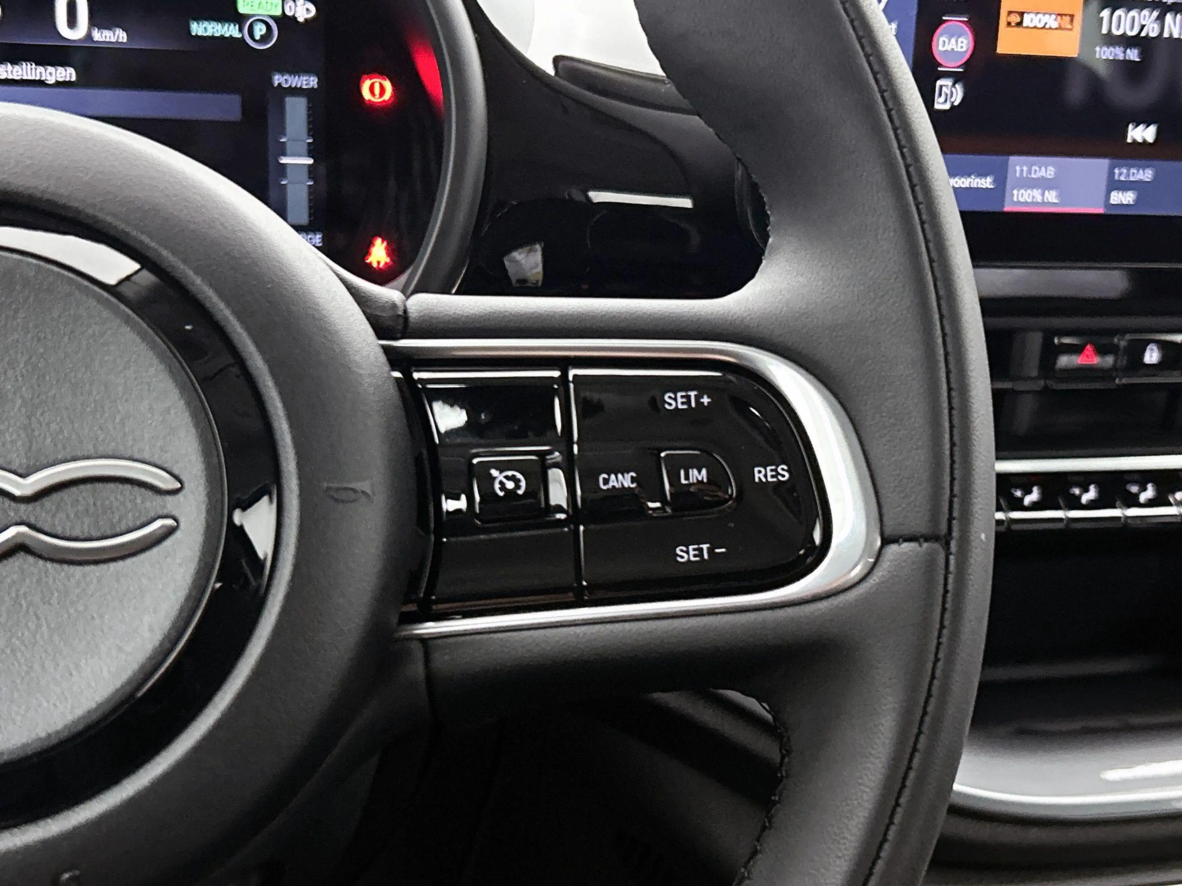 Fiat 500 118pk Urban 42 kWh Automaat | Apple Carplay/Androi — photo 15