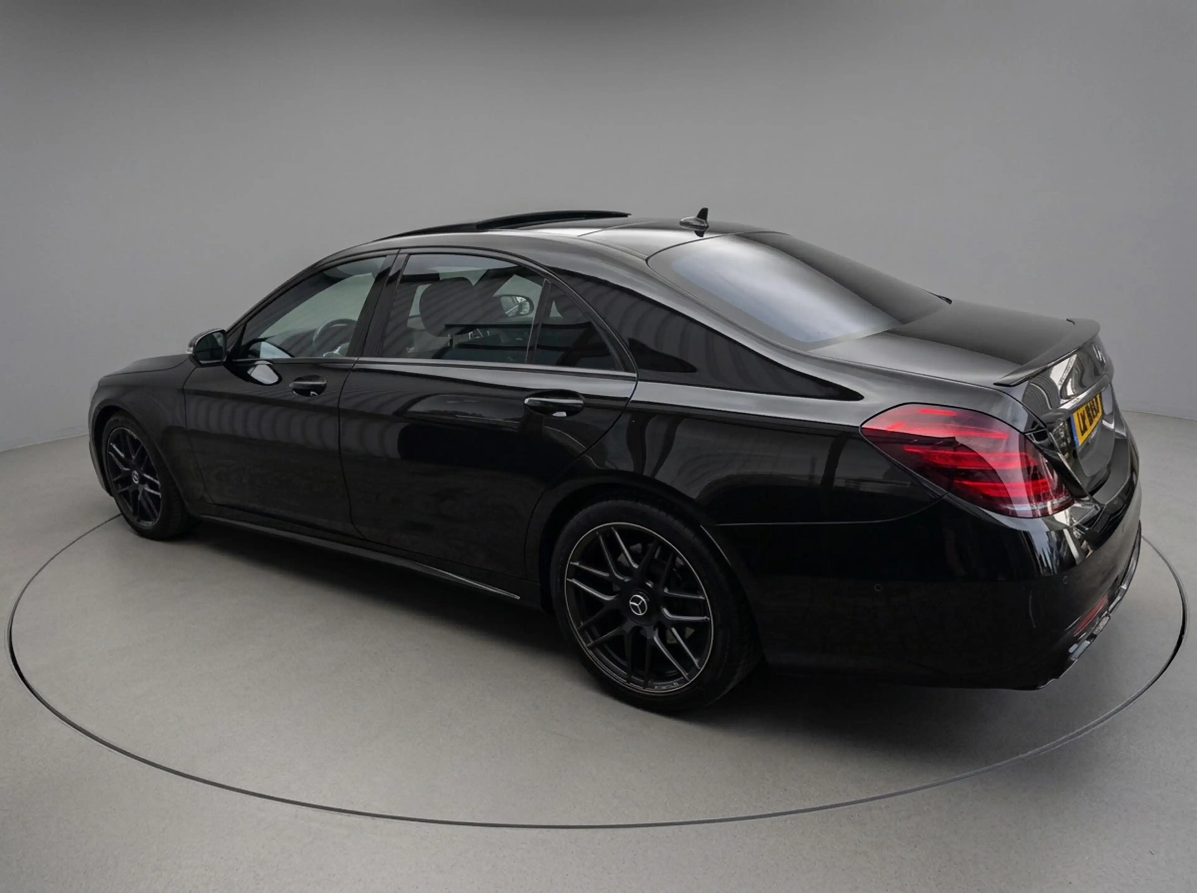 Mercedes-Benz S 400 400d 4Matic Lang Premium Plus — photo 12