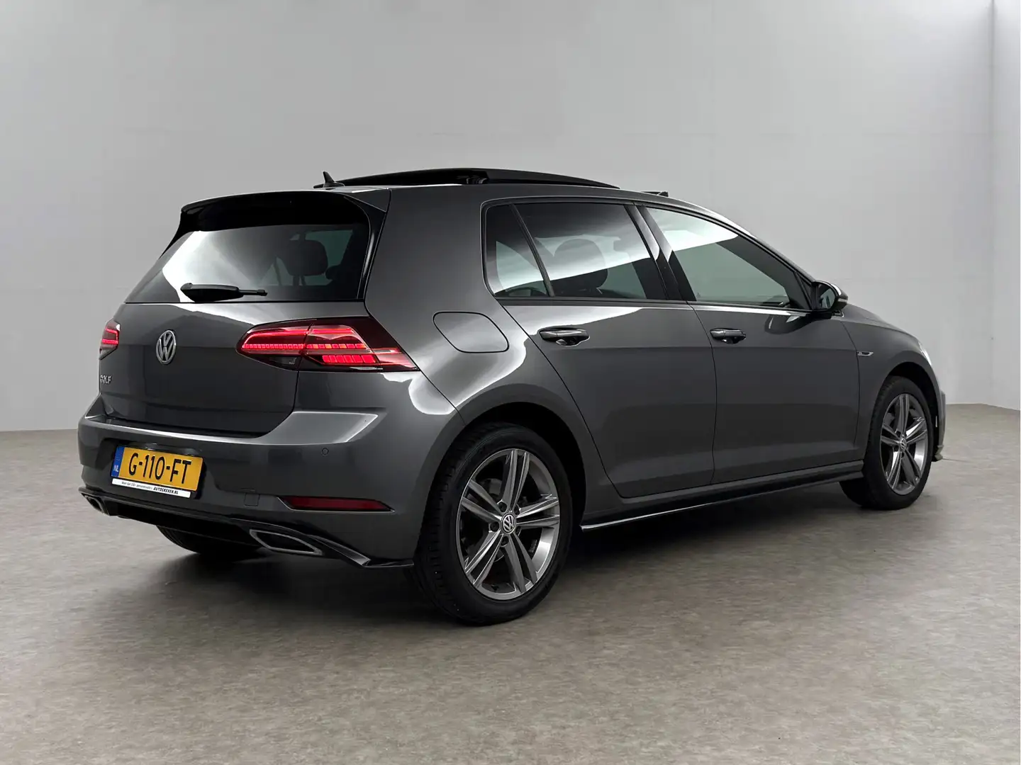 Volkswagen Golf 1.5 TSI 3x R-line 150PK DSG Pano LED Virtual ACC C Grigio - 2