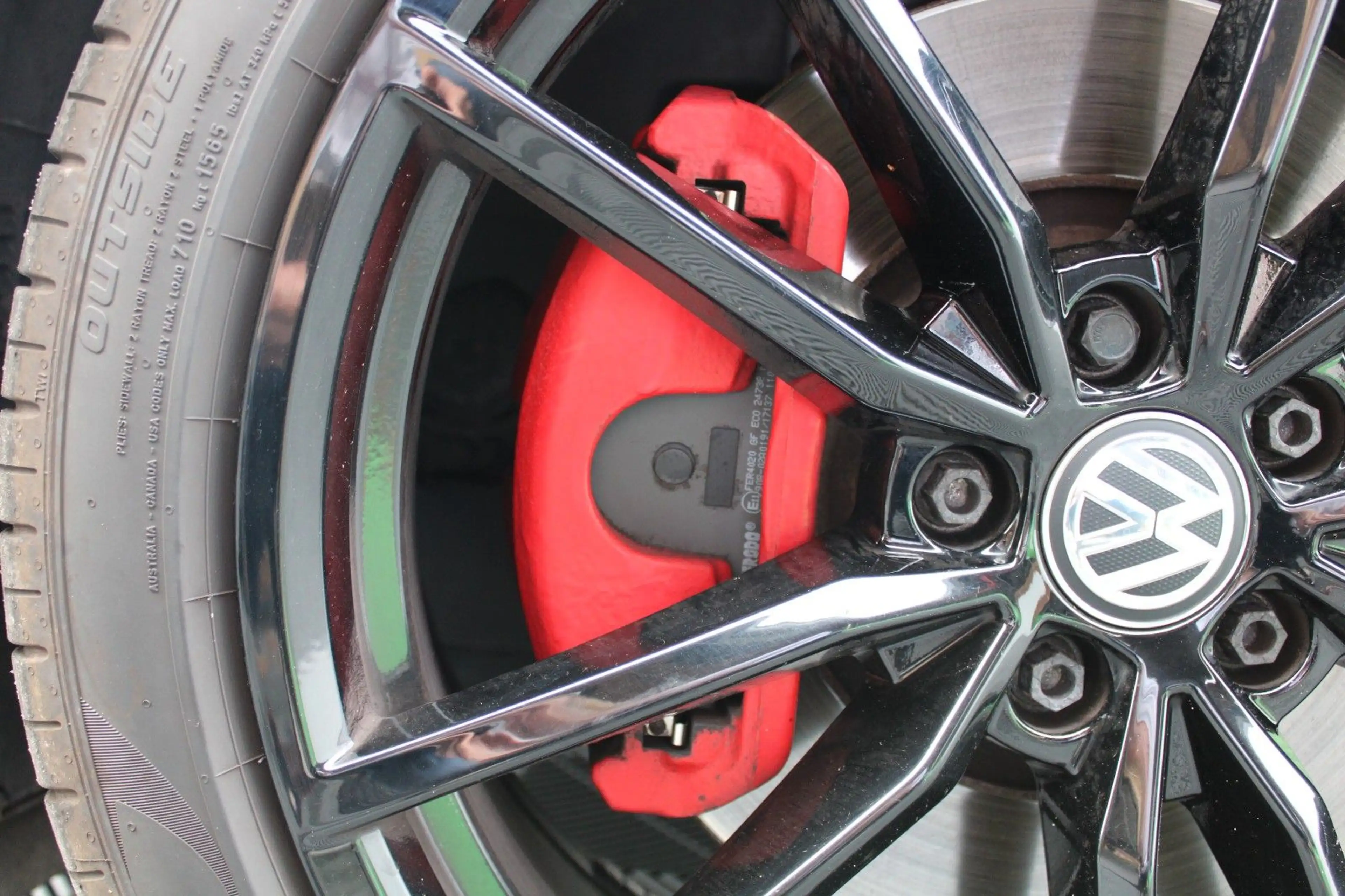 Volkswagen Passat Variant R LINE 4Motion — photo 9