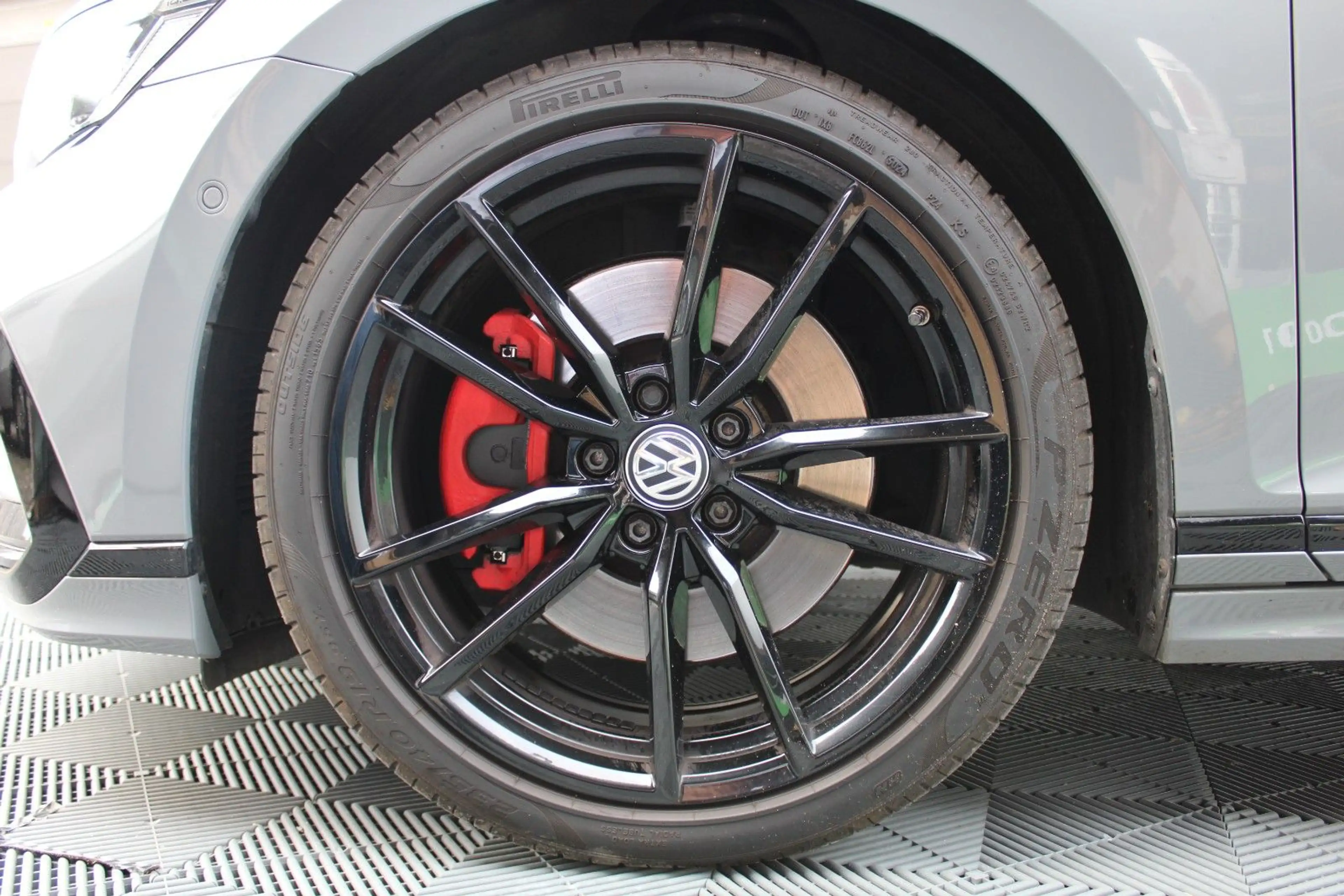 Volkswagen Passat Variant R LINE 4Motion — photo 6