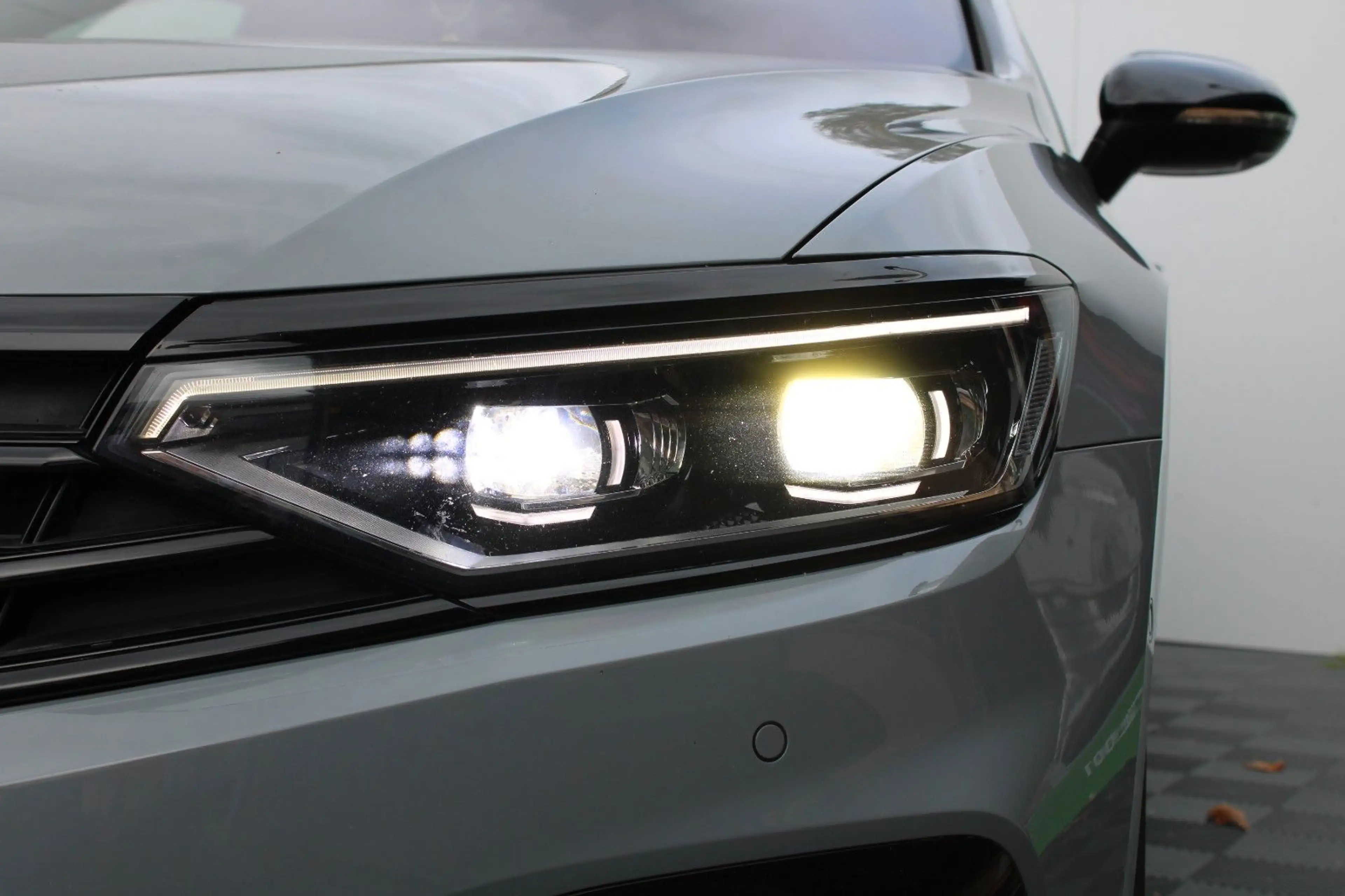 Volkswagen Passat Variant R LINE 4Motion — photo 5