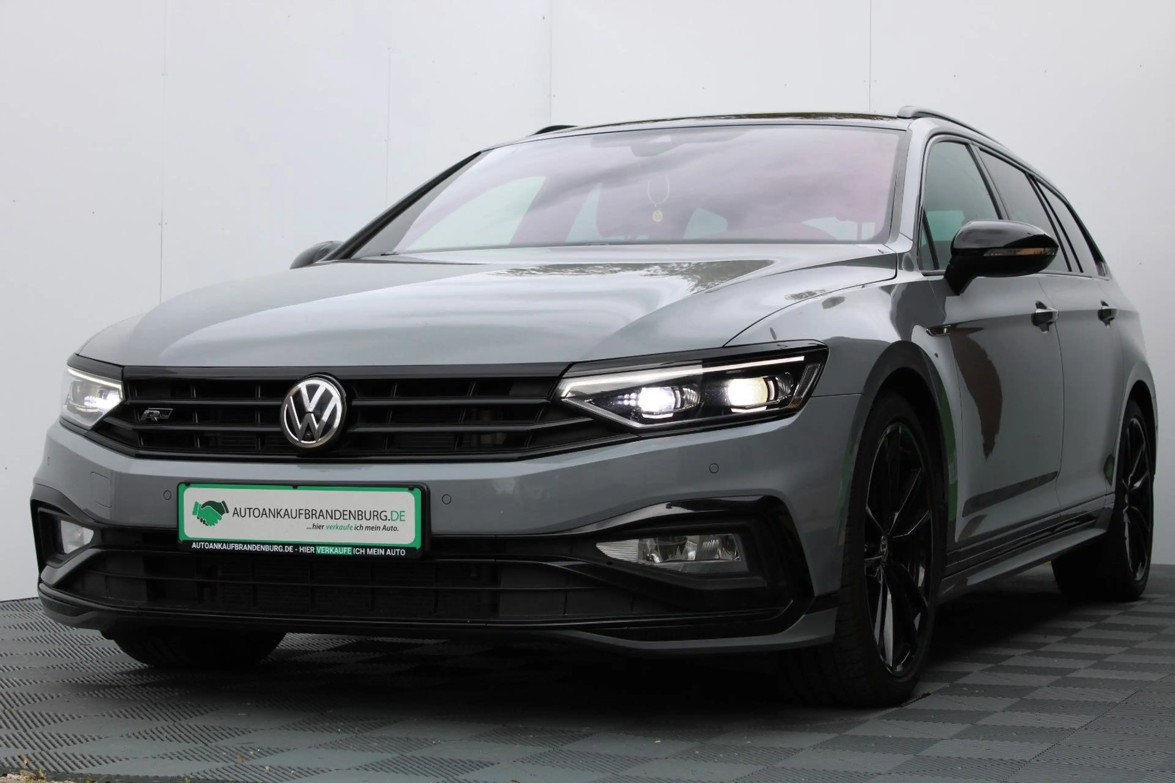 Volkswagen Passat Variant R LINE 4Motion — photo 11