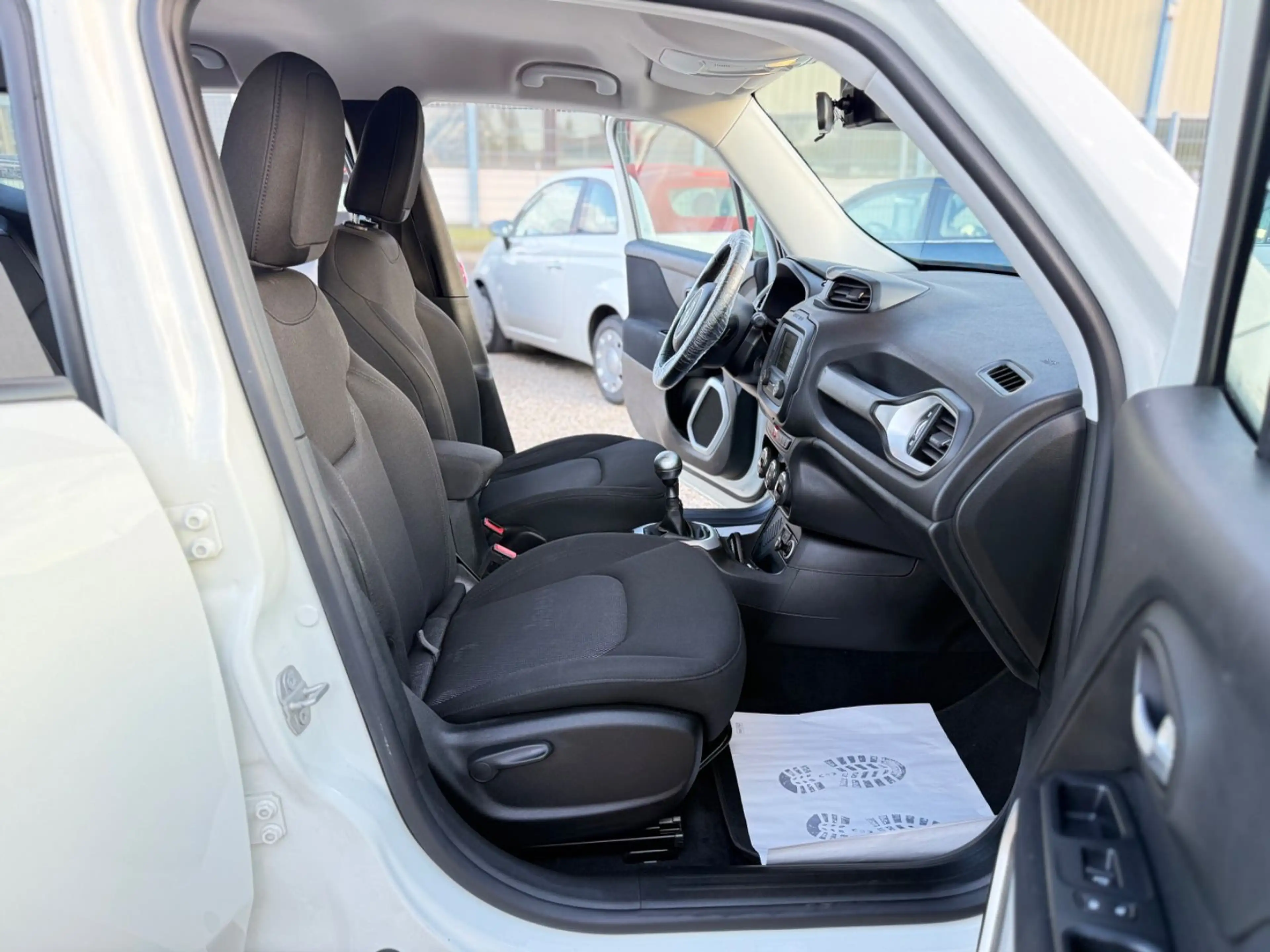 Jeep Renegade Longitude Adventure Edition FWD — photo 15