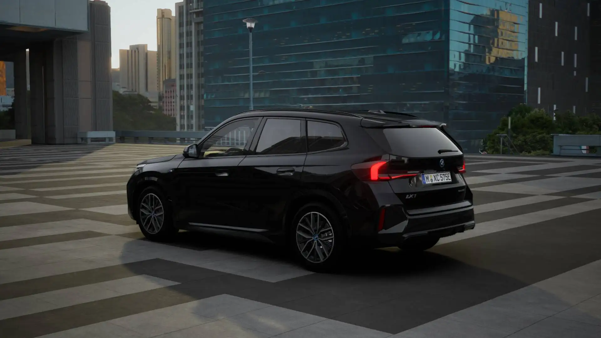 BMW iX1 eDrive20 M Sport / Panoramadak / Achteruitrijcamer Zwart - 2