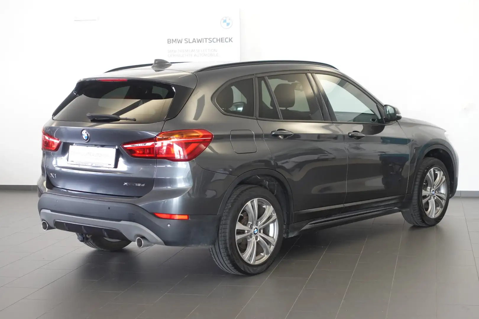 BMW X1 xDrive18d F48 Grau - 2