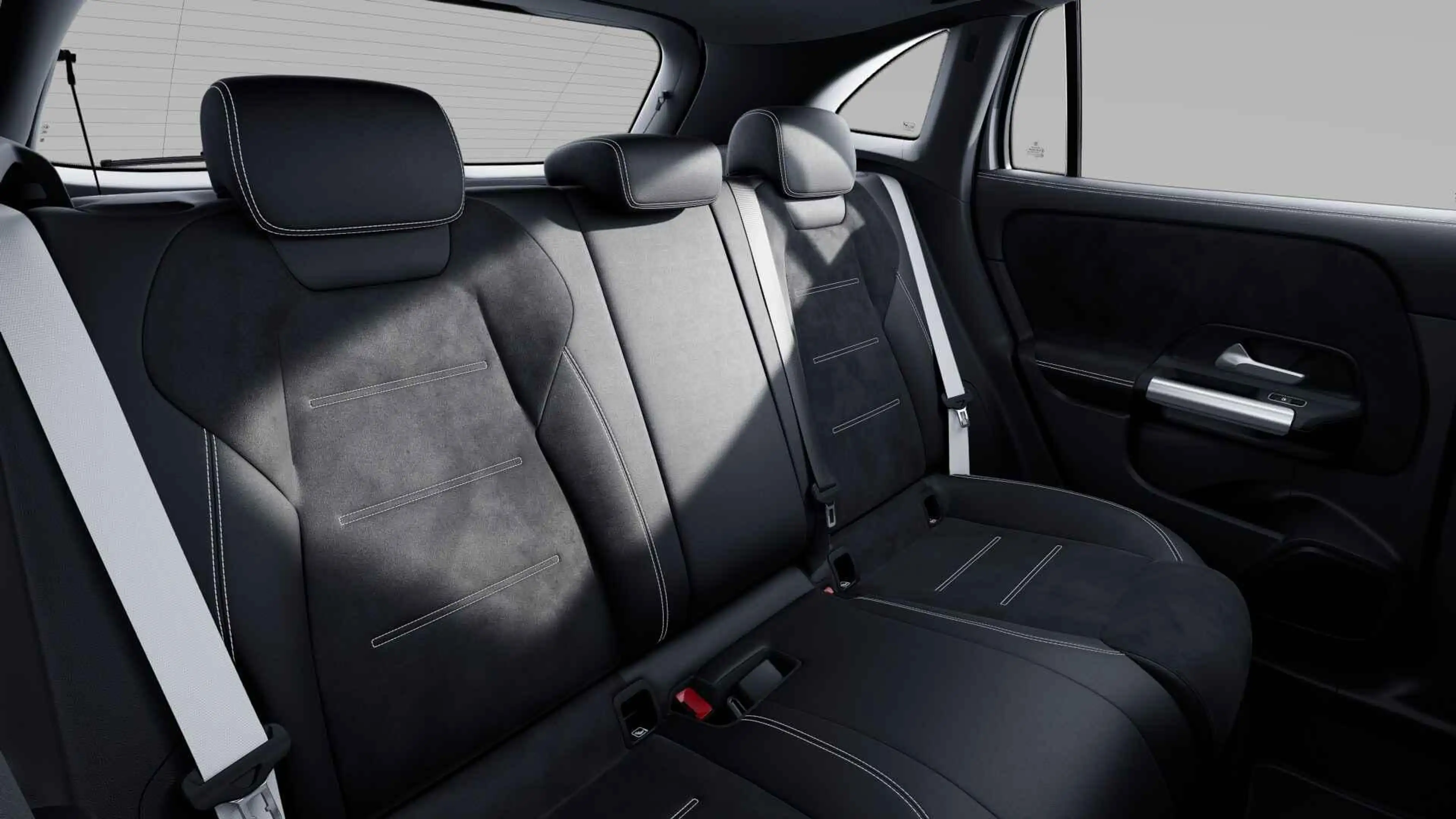 Mercedes-Benz GLA 250 250e '140 Years Edition' — photo 11