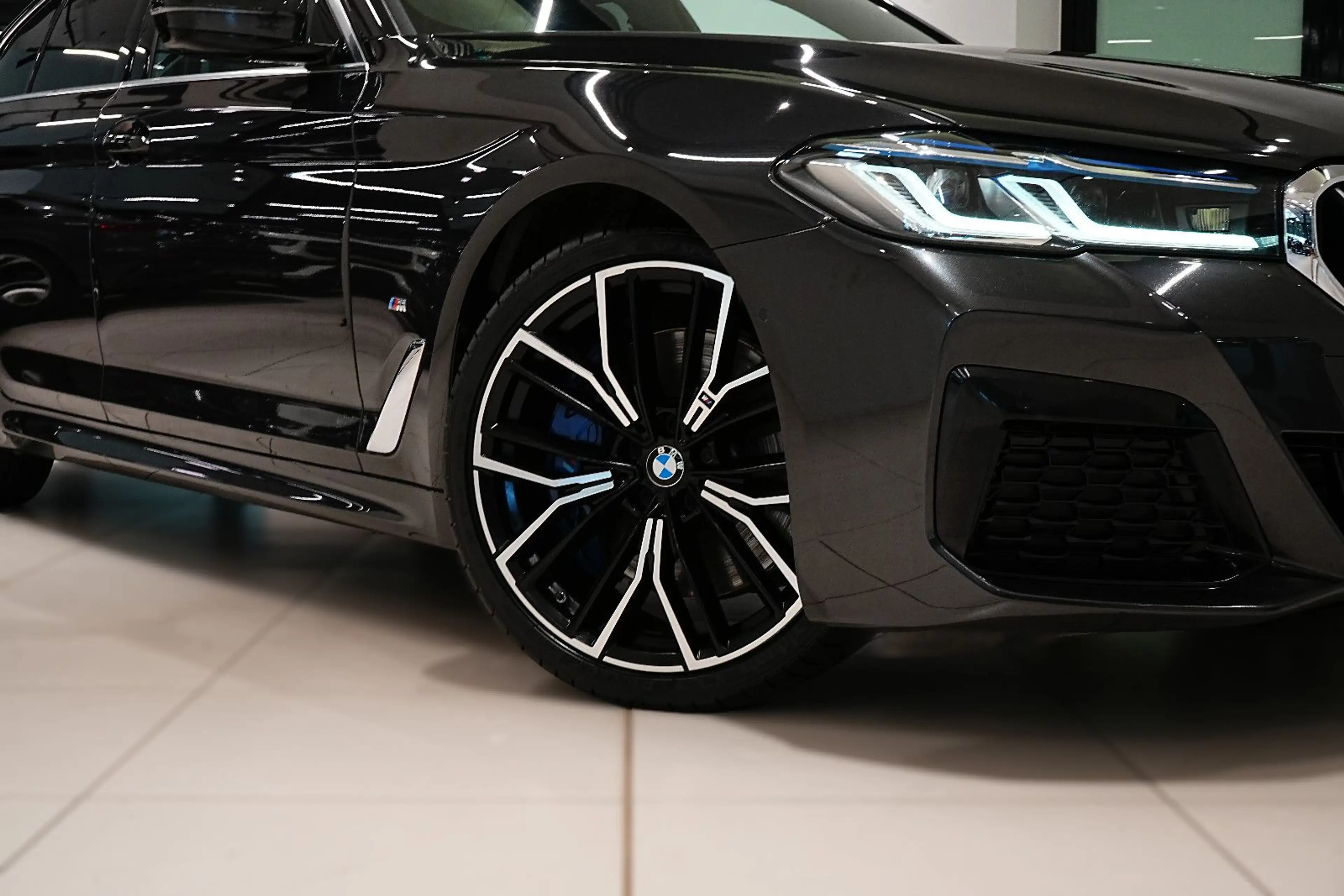 BMW 530 d xDRIVE|M-PAKET|HUD|LASER|PANO|MEMMO|AHK — photo 6