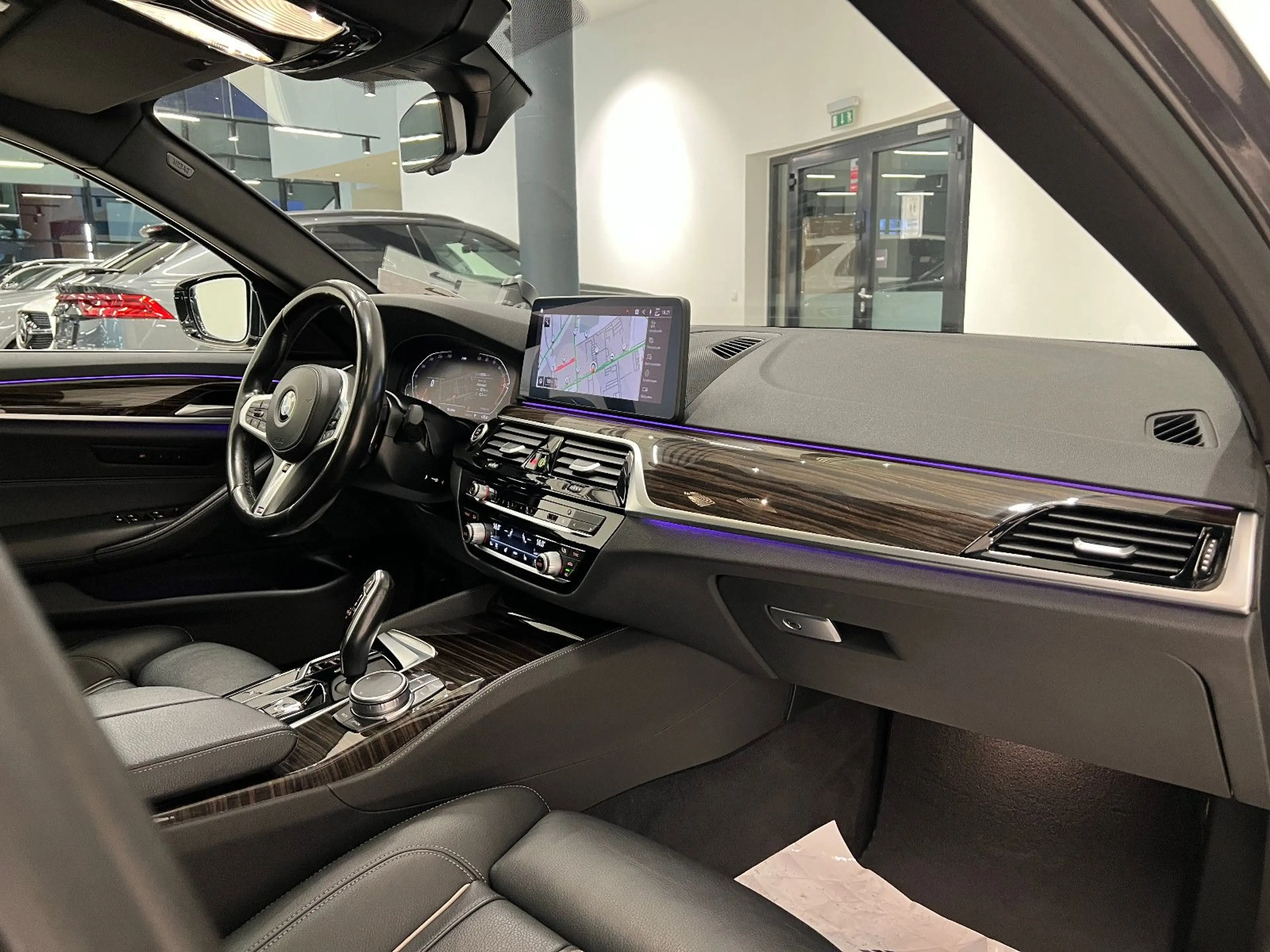 BMW 530 d xDRIVE|M-PAKET|HUD|LASER|PANO|MEMMO|AHK — photo 4