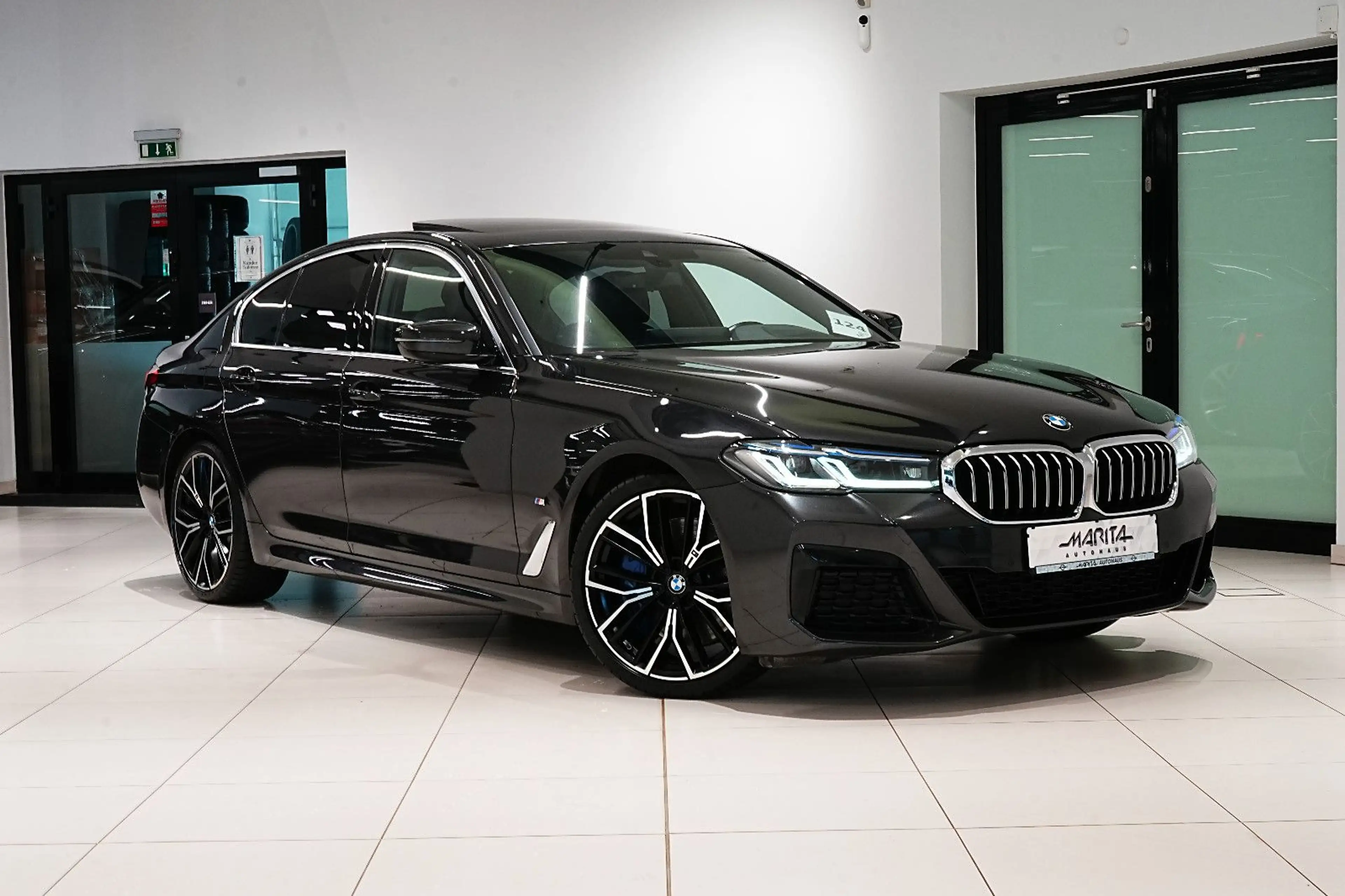BMW 530 d xDRIVE|M-PAKET|HUD|LASER|PANO|MEMMO|AHK