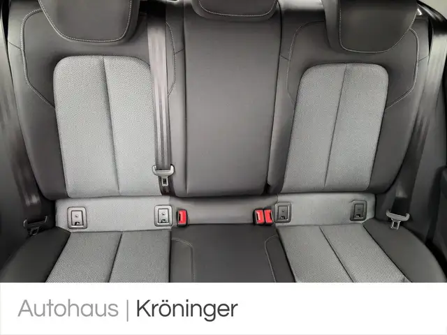 Audi Q2 view 10