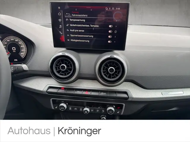 Audi Q2 view 15