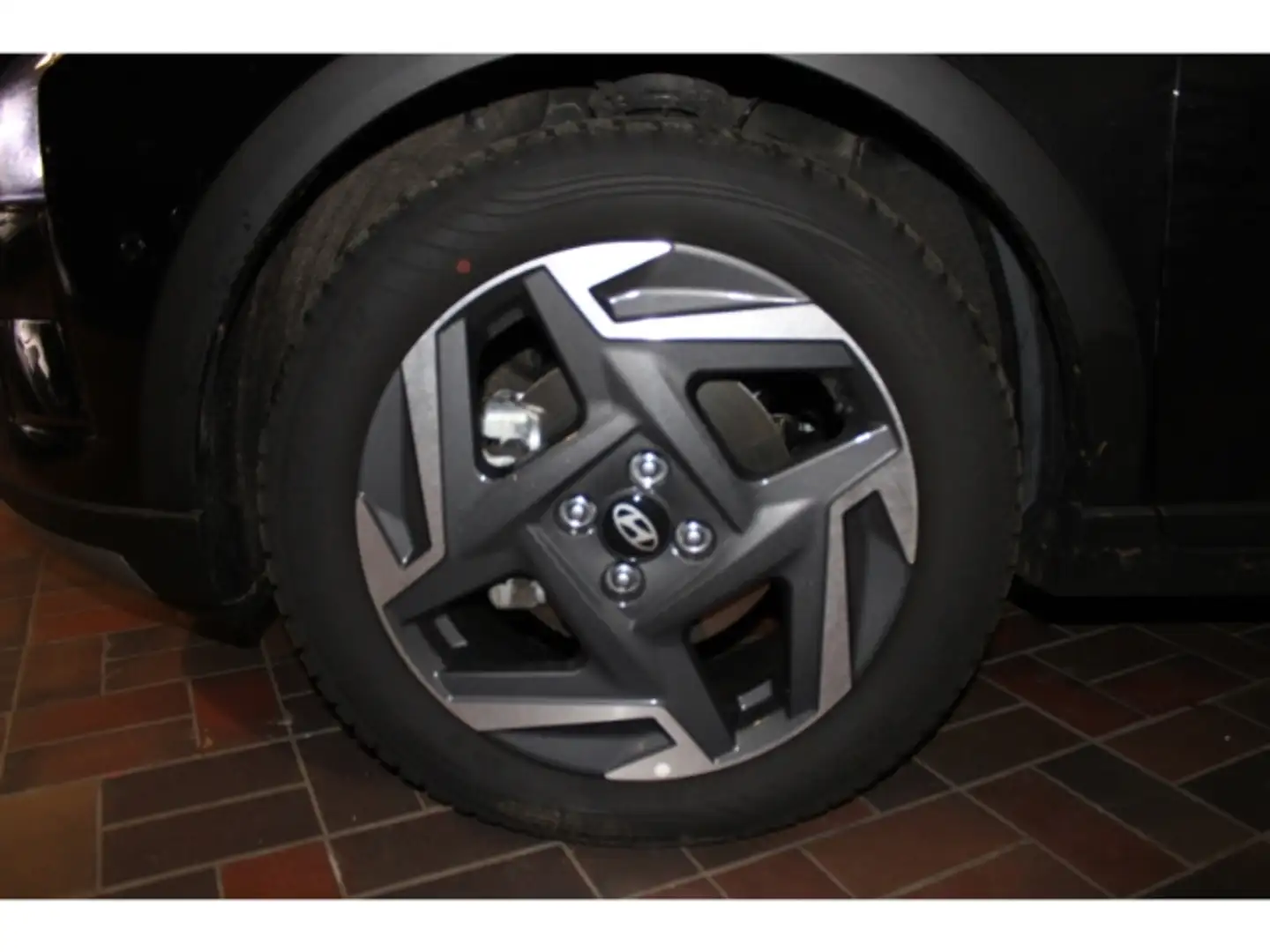 Hyundai BAYON Prime 2WD 1.0 T-GDI EU6e Navi digitales Cockpit So Schwarz - 2
