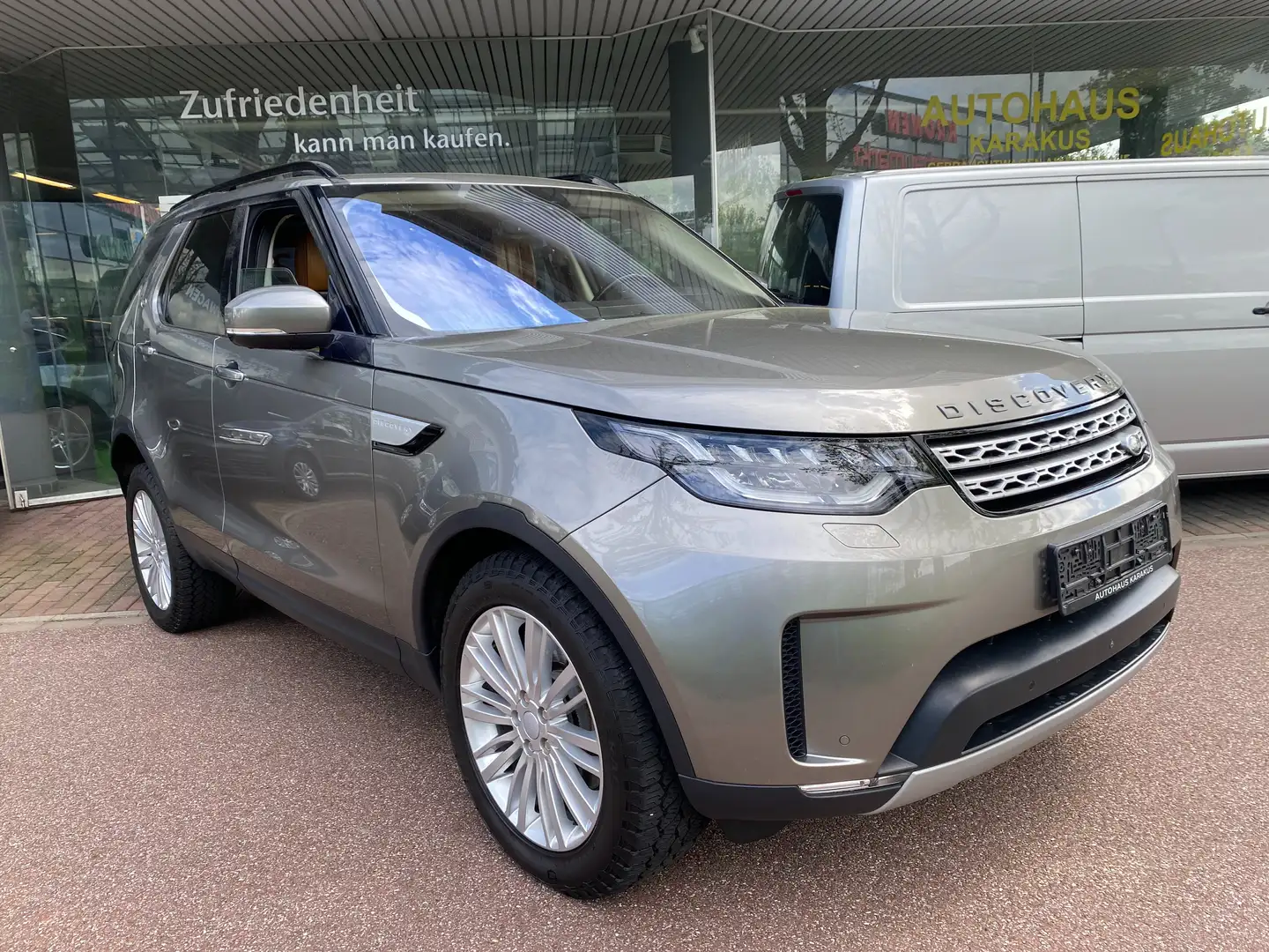 Land Rover Discovery HSE LUXURY TD6 Grau - 2
