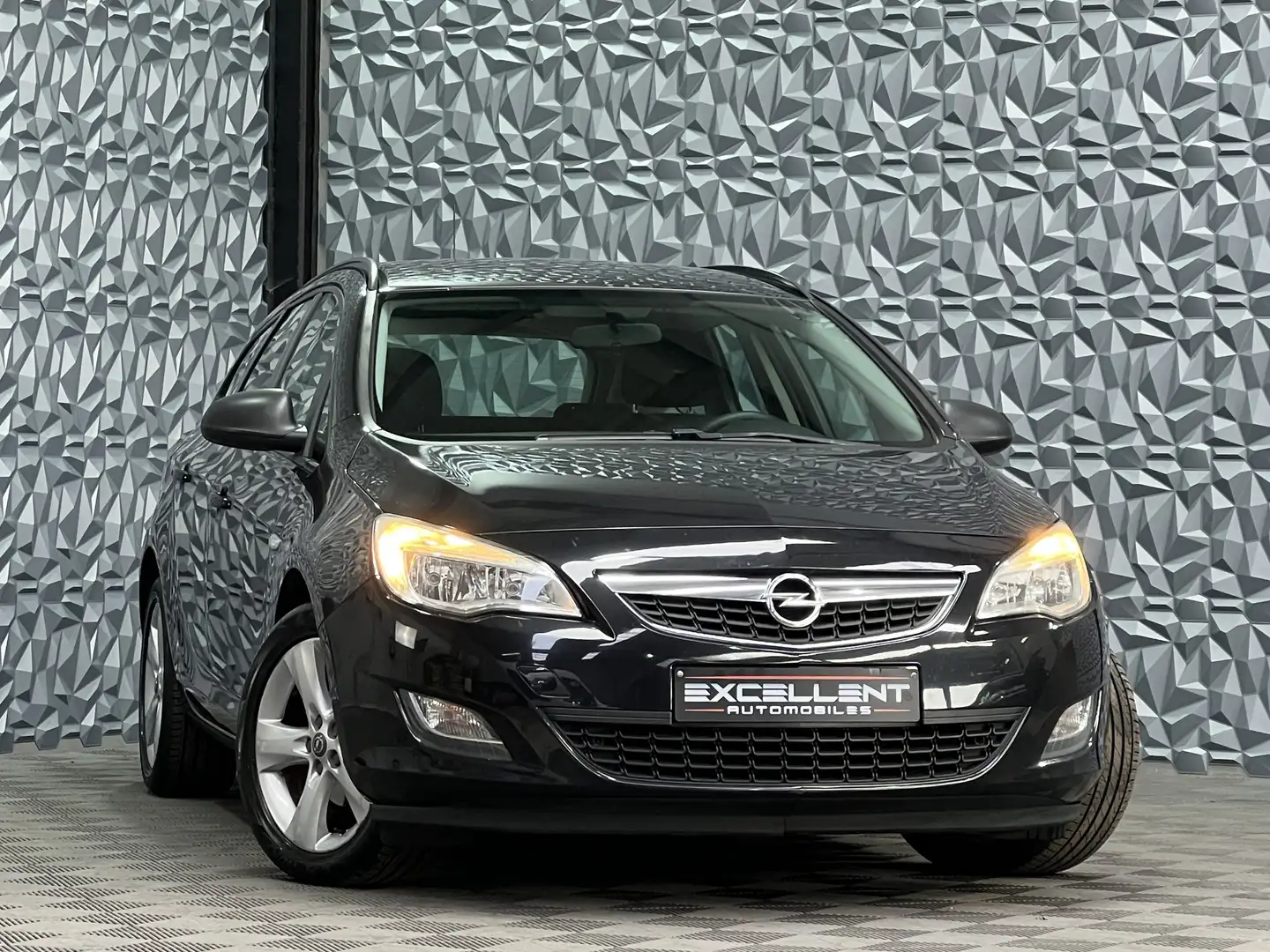 Opel Astra 1.3 CDTi ecoFLEX Cosmo Start/Stop*AIRCO* Noir - 2