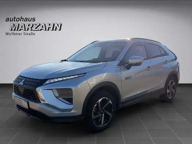 Mitsubishi Eclipse Cross Plug-in Hybrid BASIS 2.4 MIVEC 4WD