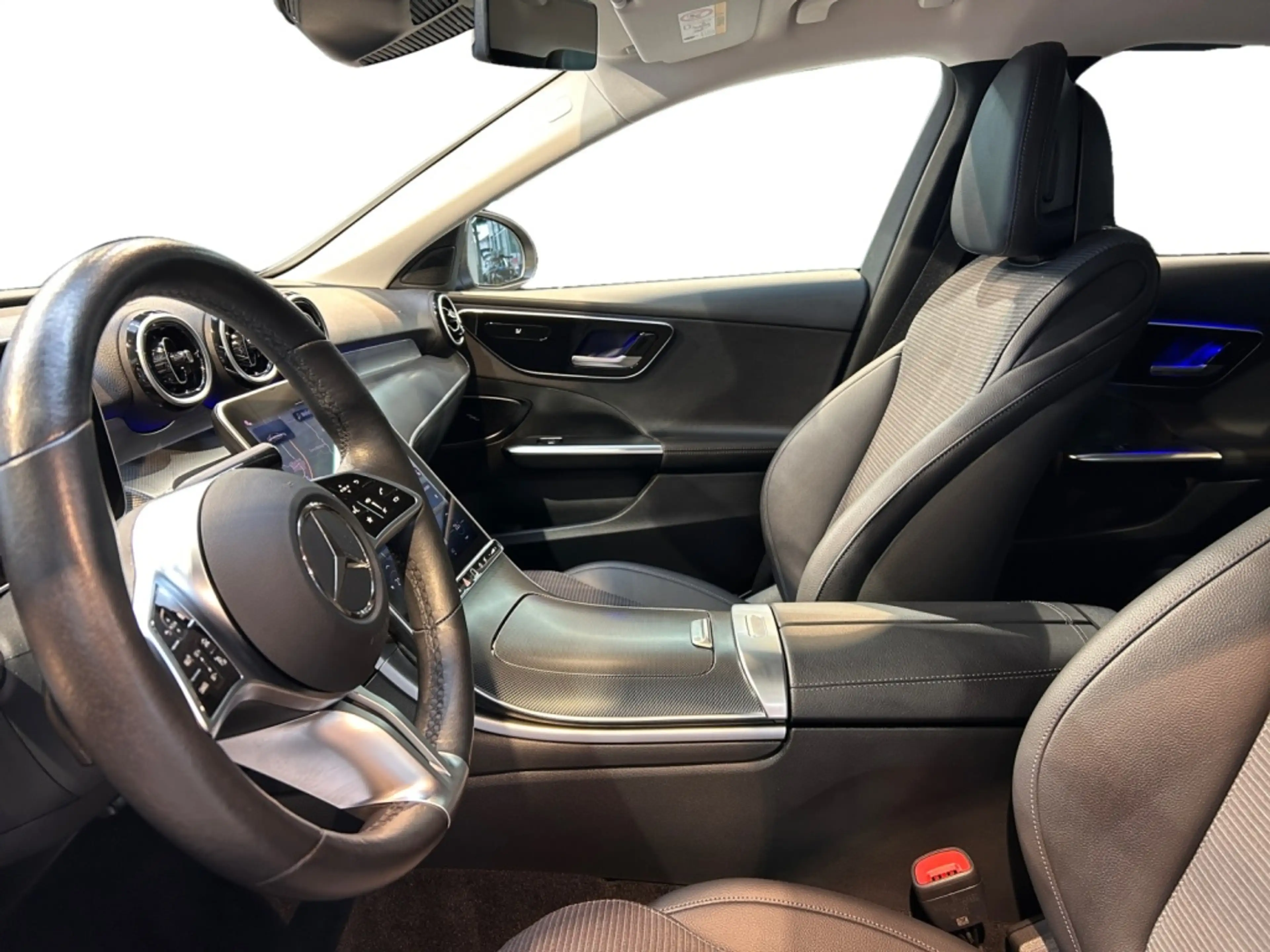 Mercedes-Benz C 200 d Avantgarde Avantgarde+MBUX+Wide+Cam+LED — photo 9