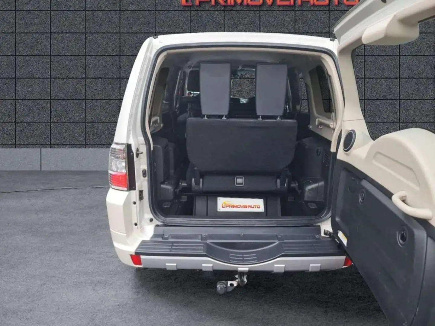 Mitsubishi Pajero 3.2 DI-D 16V aut. 5p. DPF Bianco - 1