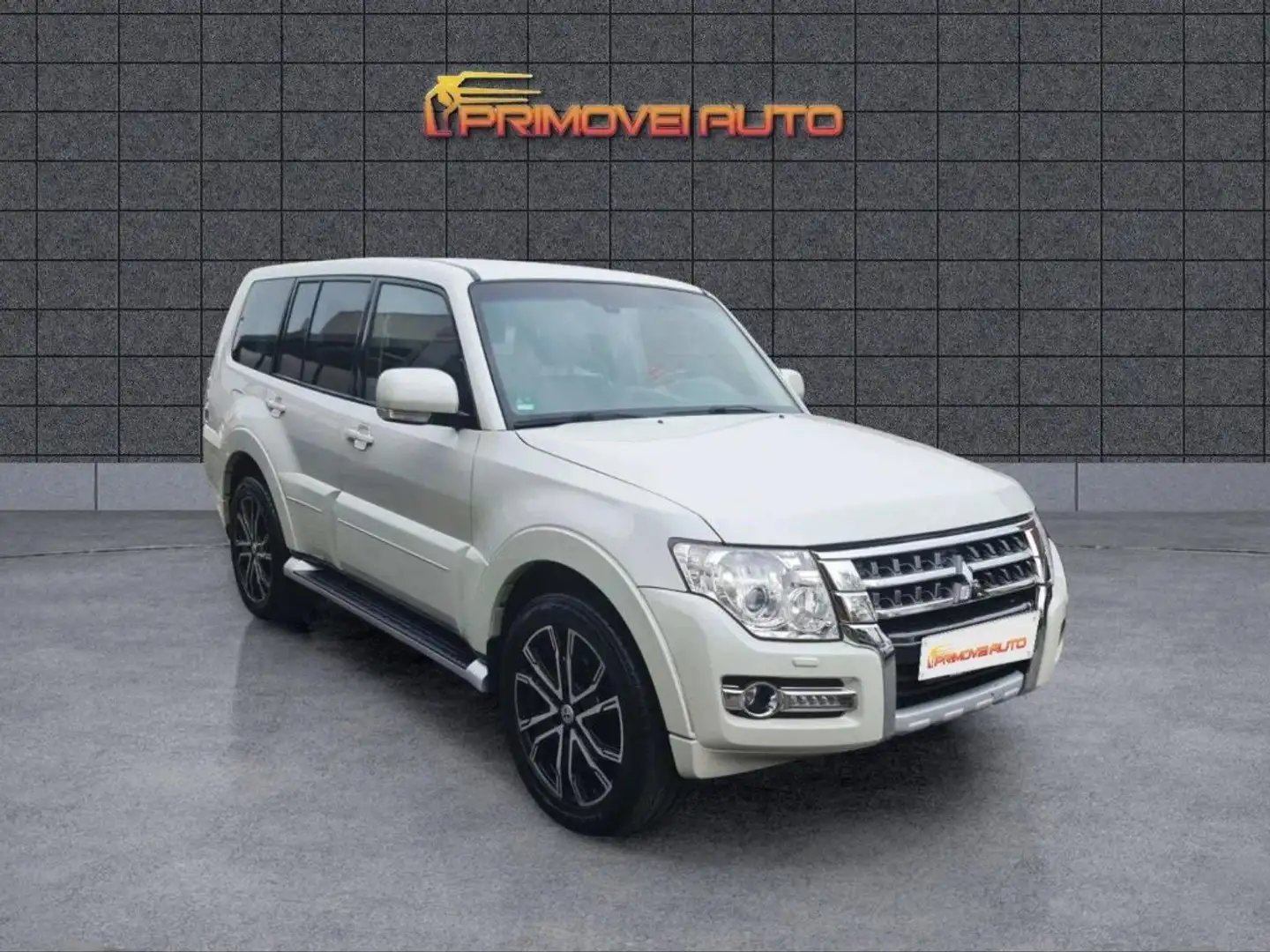 Mitsubishi Pajero 3.2 DI-D 16V aut. 5p. DPF Bianco - 2