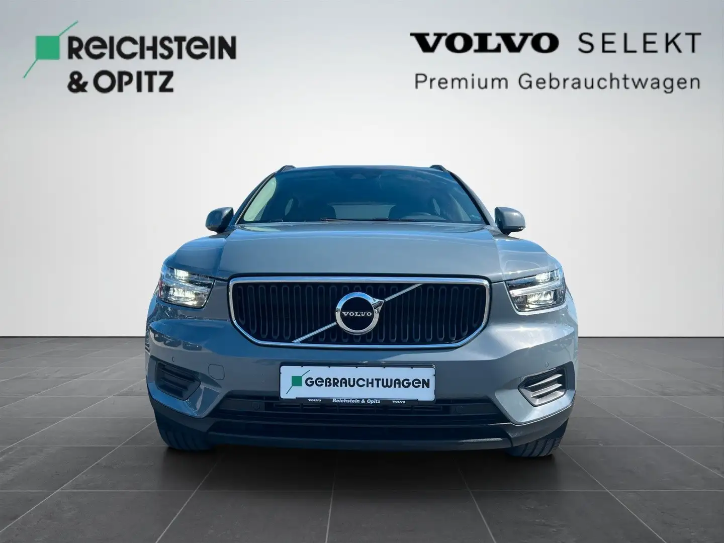 Volvo XC40 T3 Geartronic Momentum Core/Sitz-HZ/DAB Grau - 2
