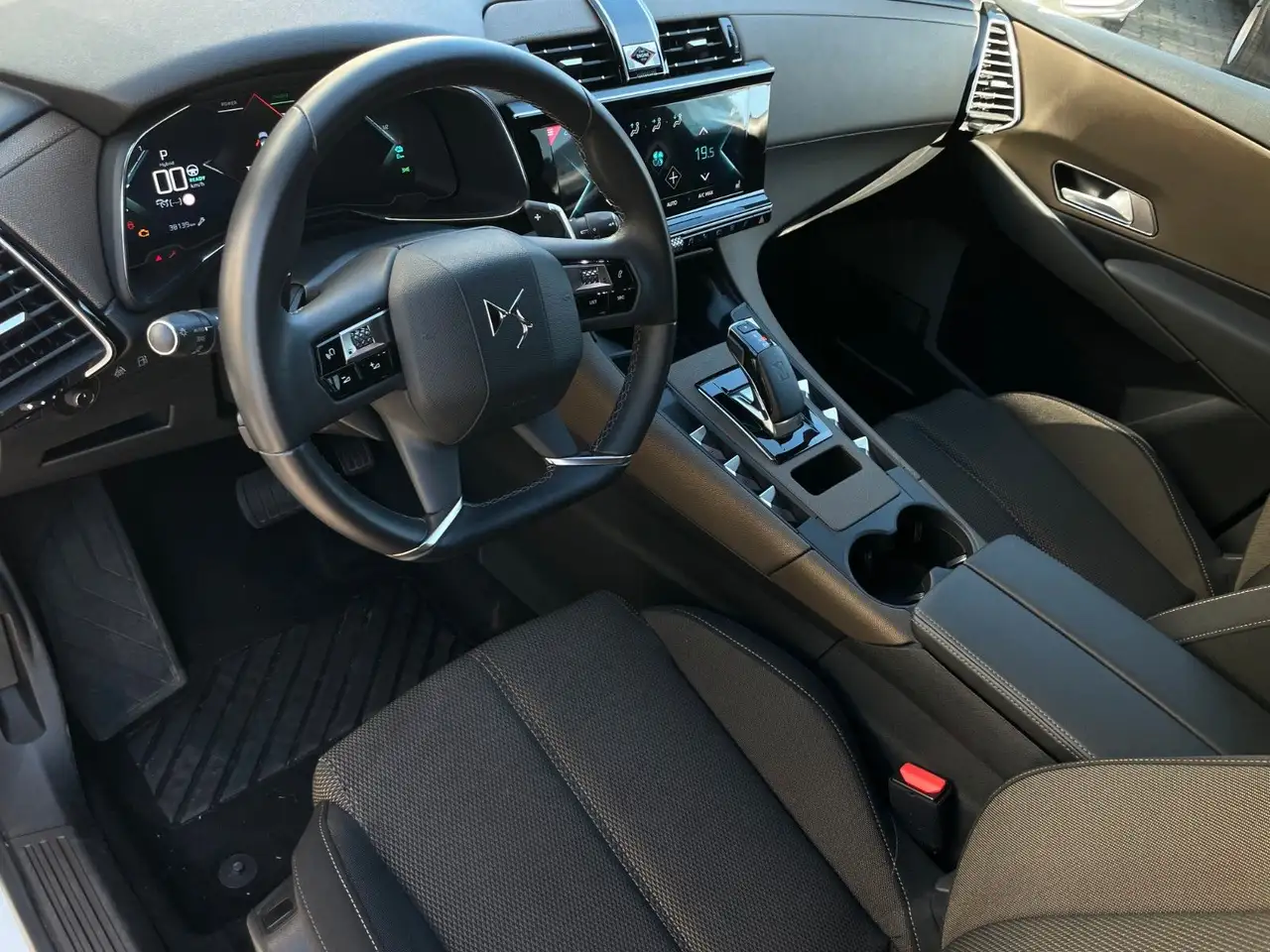 DS Automobiles DS 7 Crossback 2021 — фото 15