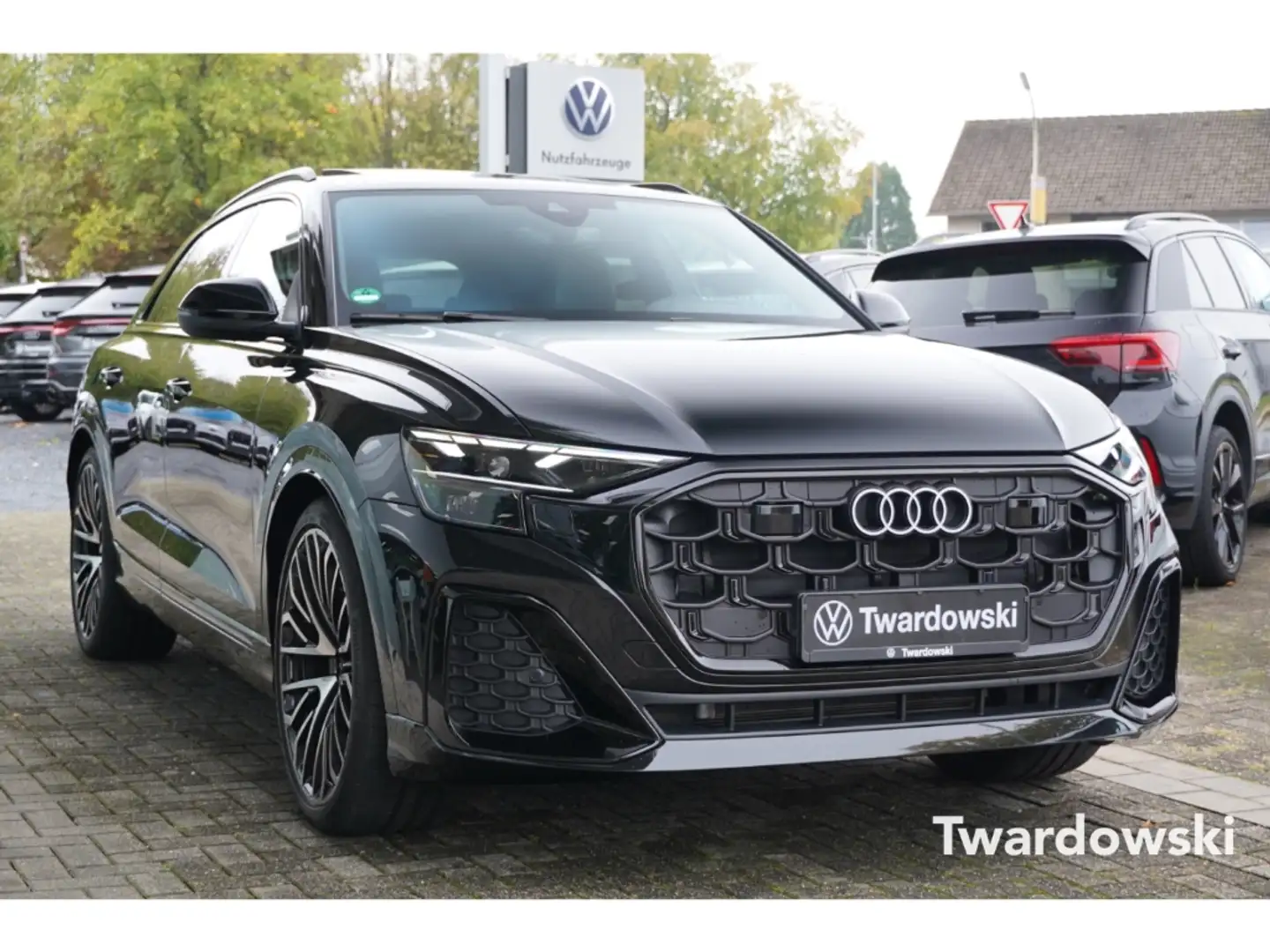 Audi Q8 50 TDI S-Line Matrix PANO MEMO AHK ACC 23'' APP Schwarz - 1
