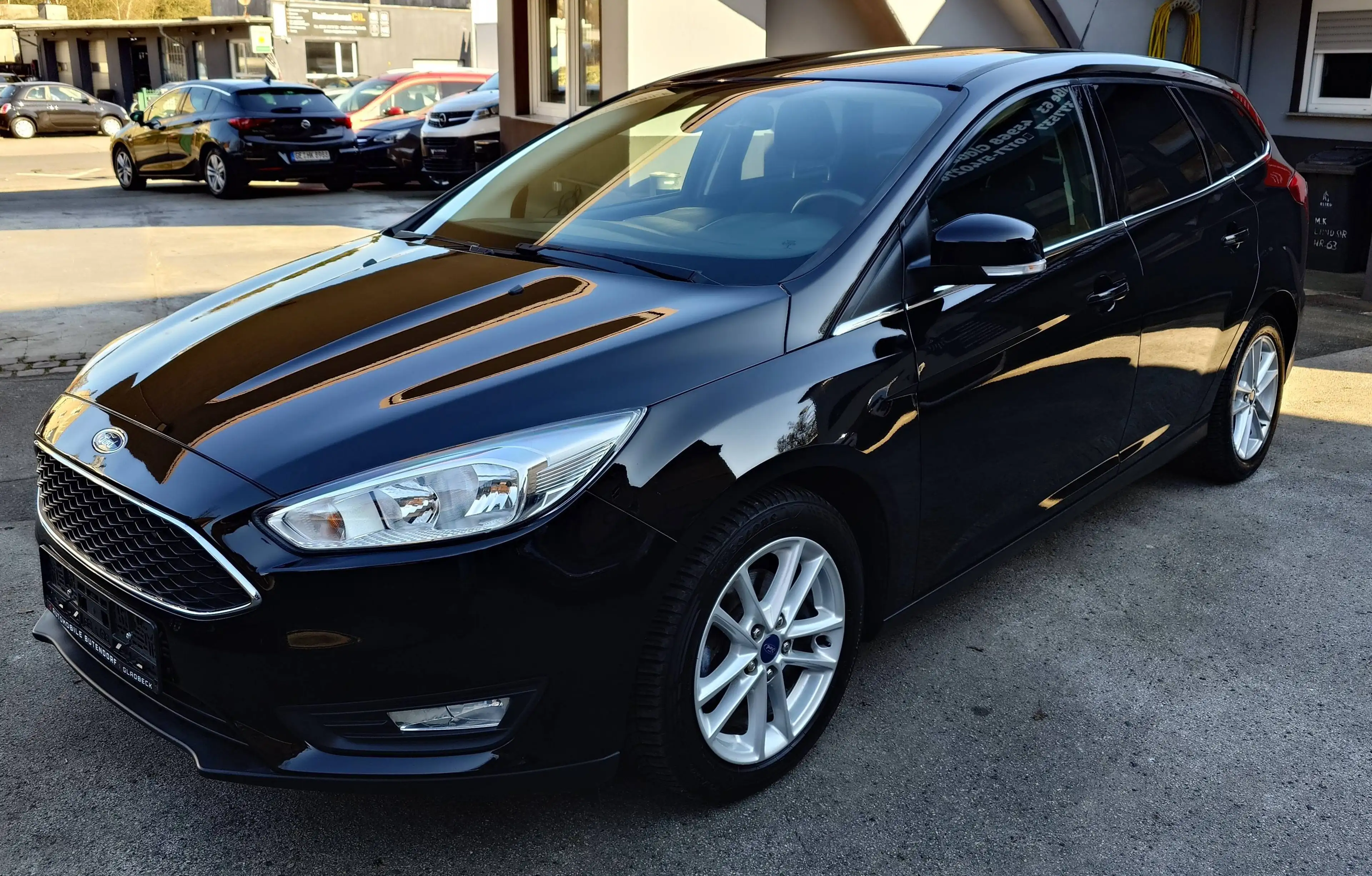 Ford Focus Business 1.0i KLIMA/TEMPOMAT/PDC/BLUETOOTH