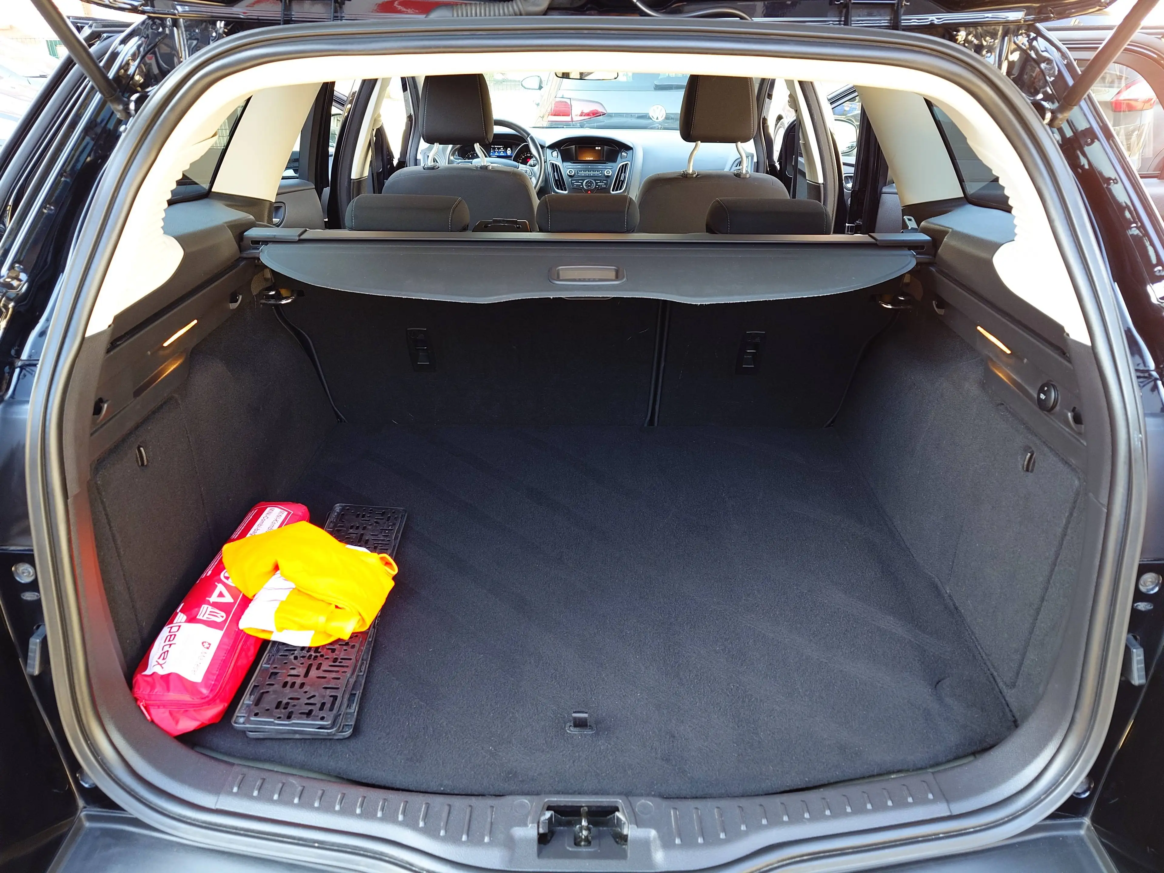 Ford Focus Business 1.0i KLIMA/TEMPOMAT/PDC/BLUETOOTH — photo 10