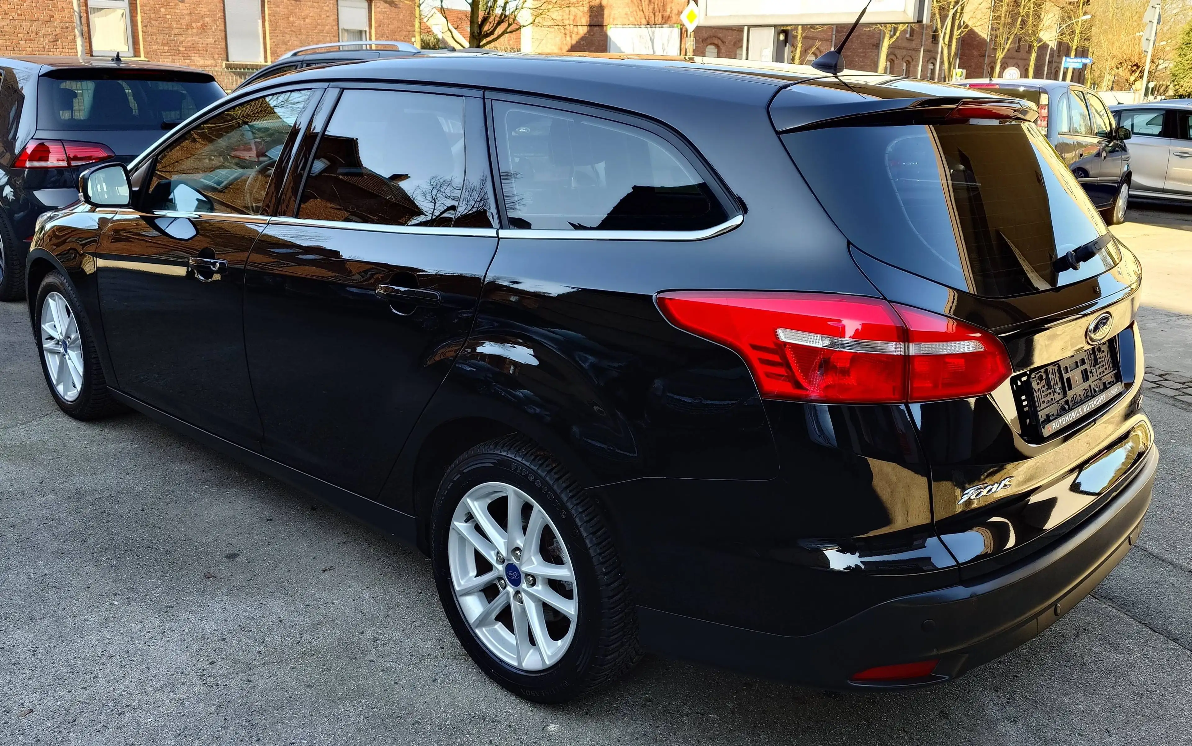 Ford Focus Business 1.0i KLIMA/TEMPOMAT/PDC/BLUETOOTH — photo 3