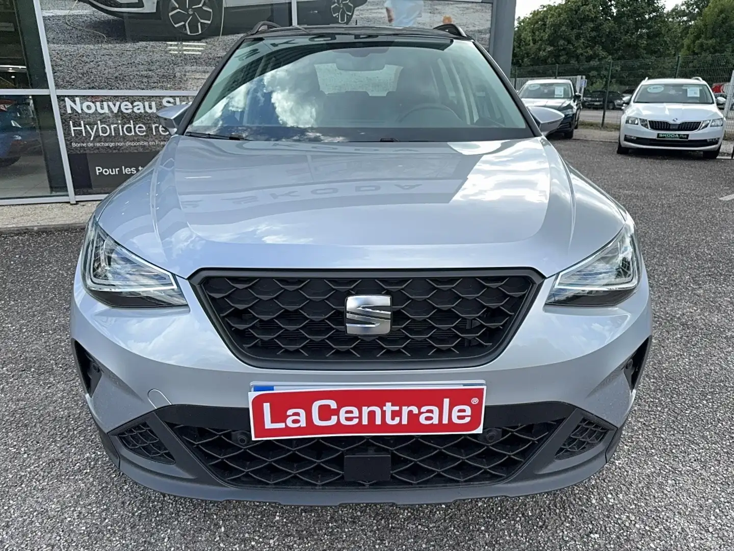 SEAT Arona Arona 1.0 TSI 95 ch Start/Stop BVM5 Grijs - 1