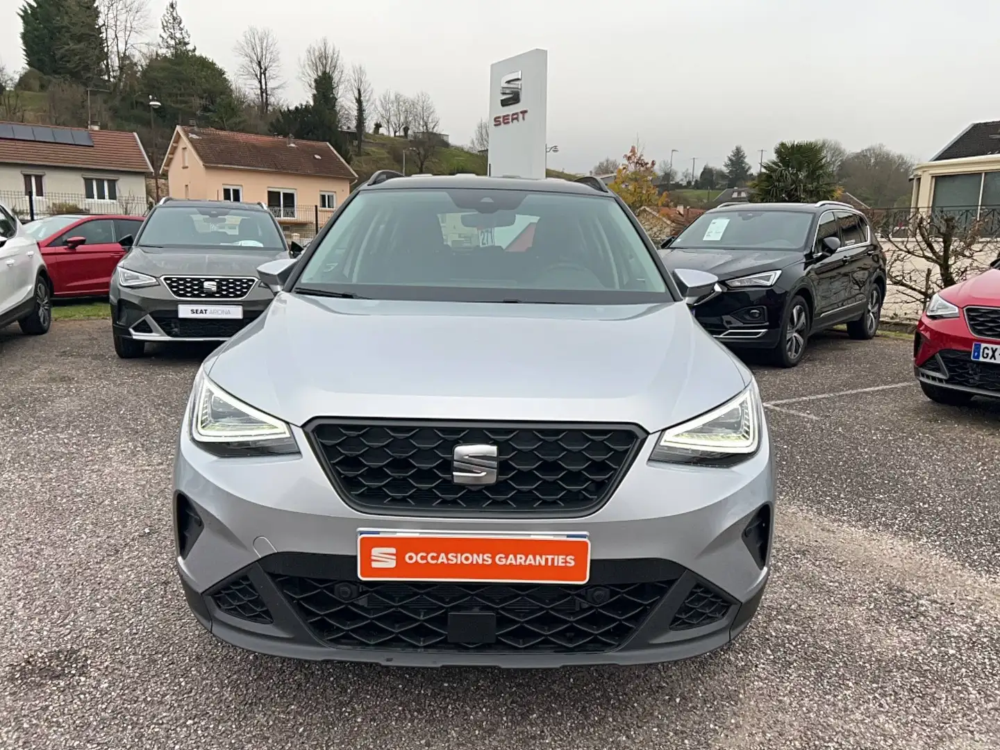 SEAT Arona Arona 1.0 TSI 95 ch Start/Stop BVM5 Gris - 1