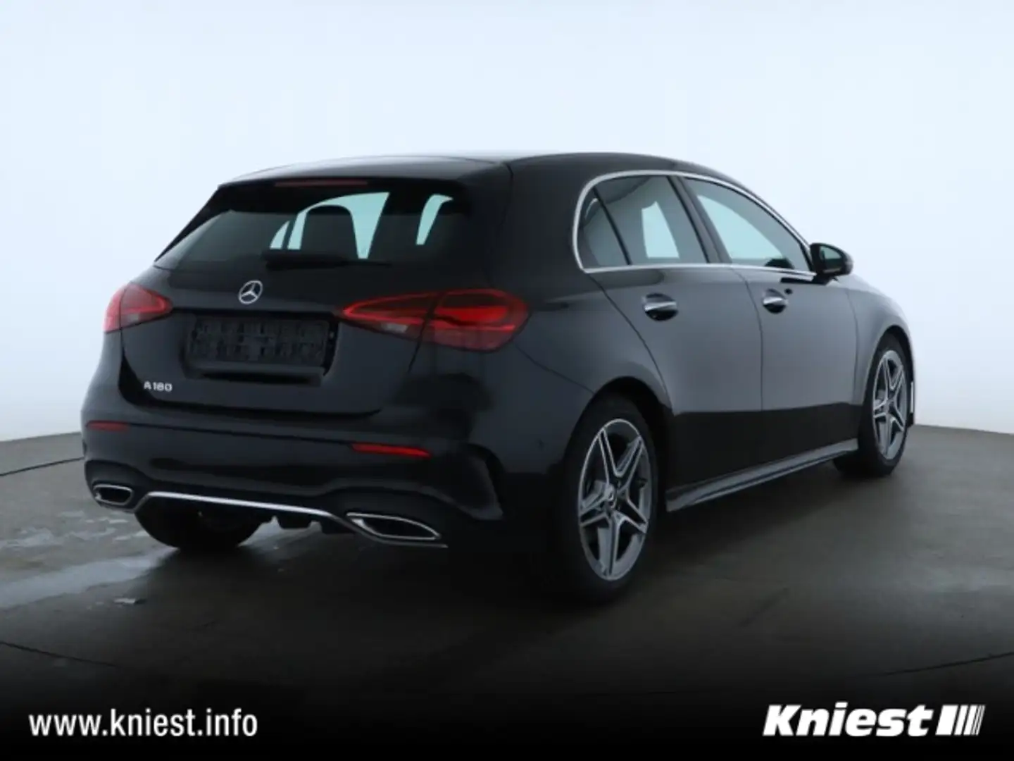 Mercedes-Benz A 180 AMG Line Advanced Plus Schwarz - 2