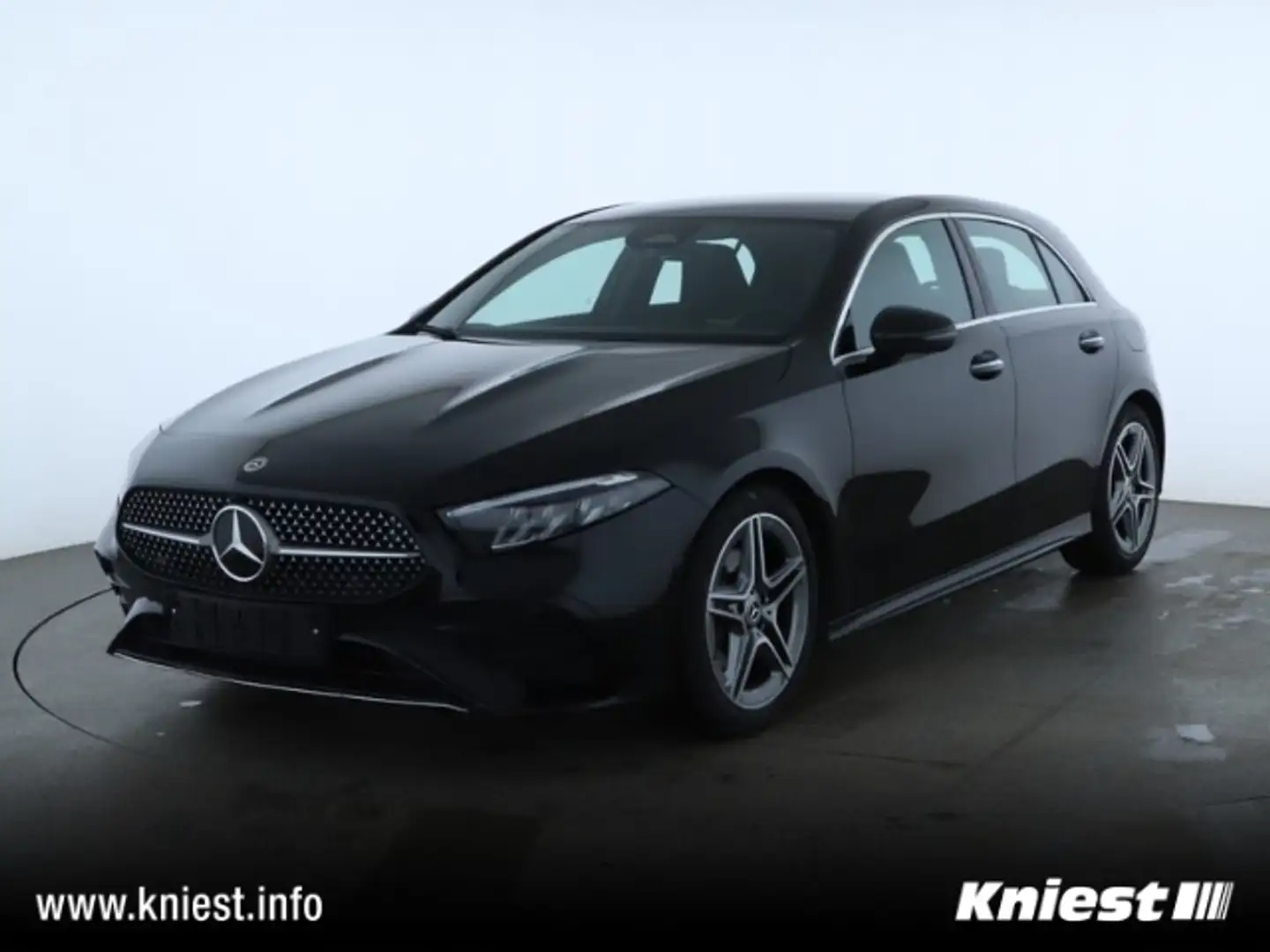 Mercedes-Benz A 180 AMG Line Advanced Plus Schwarz - 1