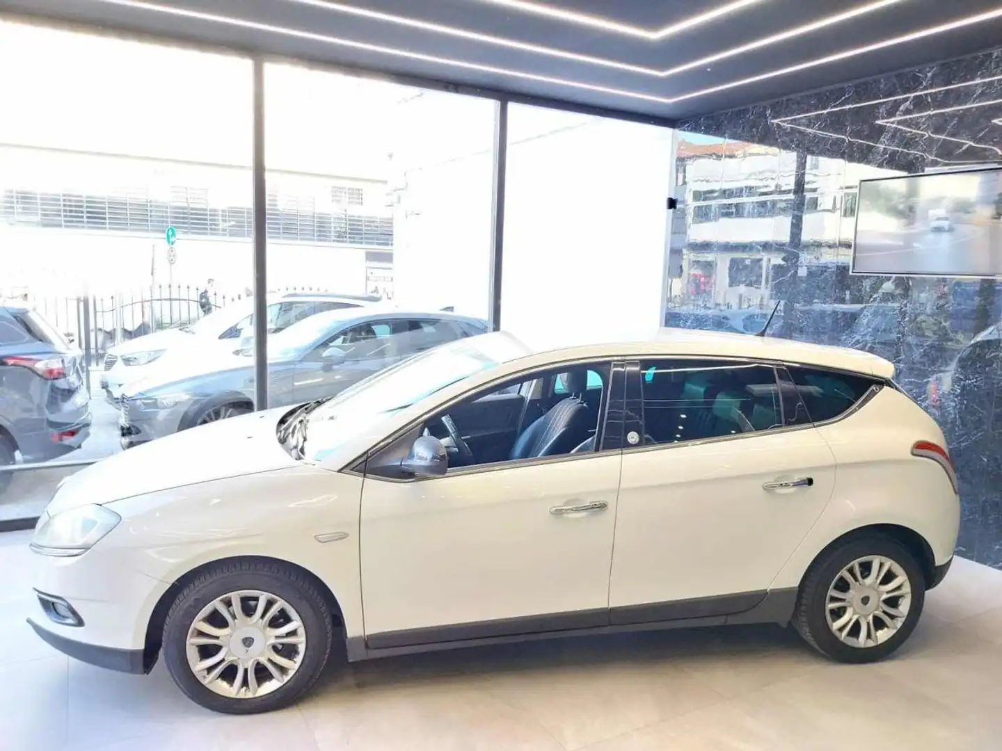 Lancia Delta 1.4  120 CV  GPL ( Garanzia 12 mesi) Bianco - 2