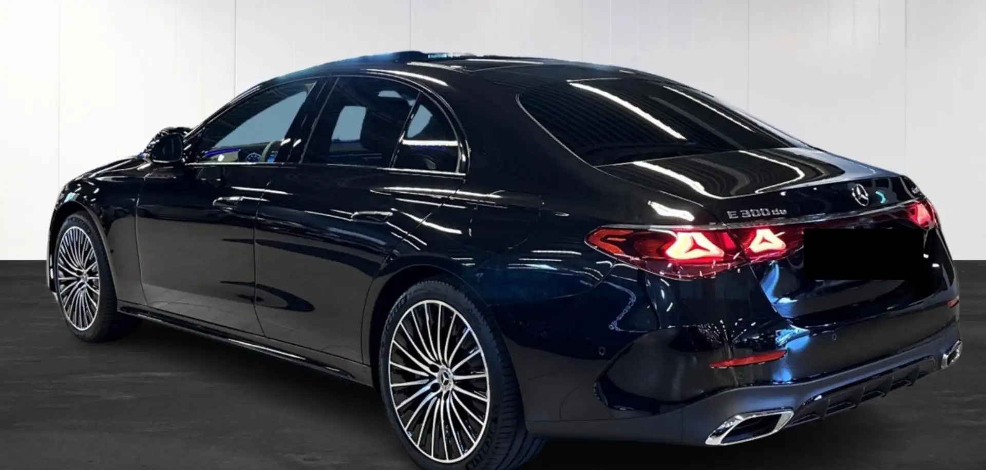 Mercedes-Benz E 300 de 4Matic AMG Line Premium *360/AHK/PANO/BURM/MEMO Schwarz - 2