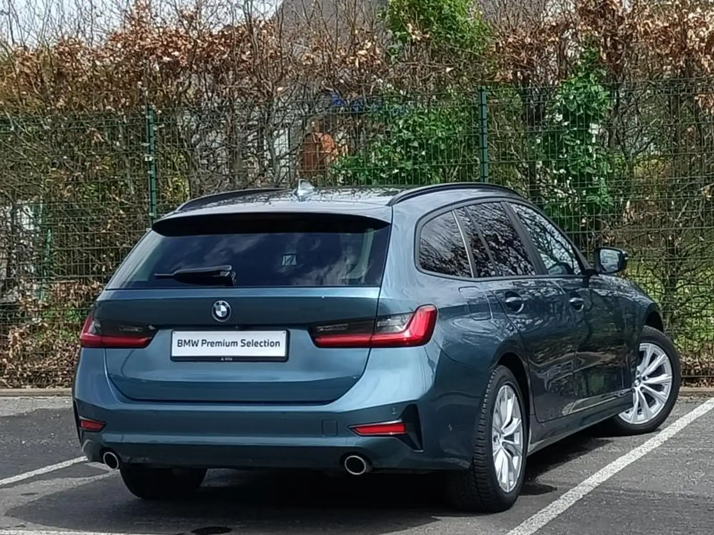 BMW 318 d Touring Bleu - 2