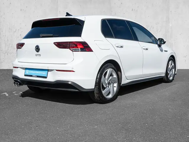Volkswagen Golf view 4