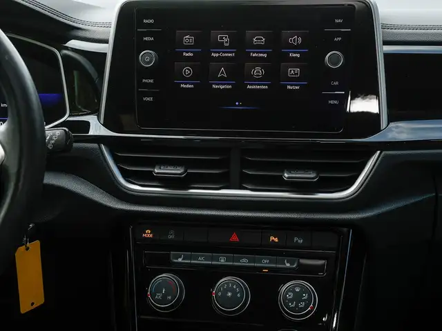 Volkswagen T-Roc view 14