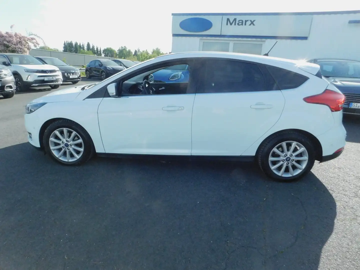 Ford Focus Lim. Titanium Weiß - 2