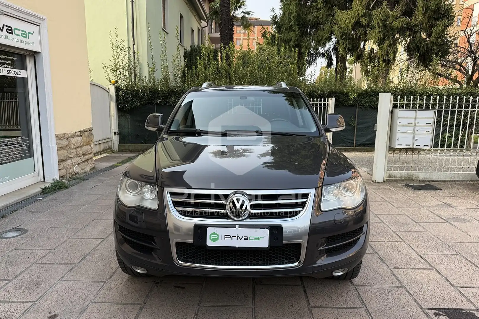 Volkswagen Touareg 3.0/240CV V6 TDI DPF tip. Executive Argento - 2