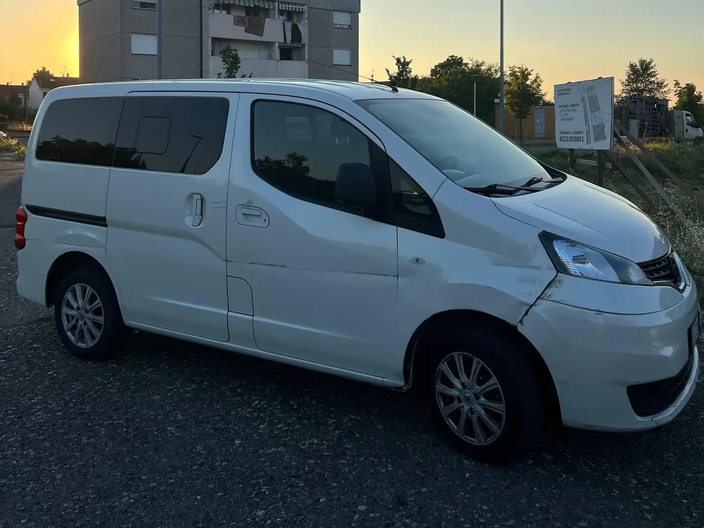 Nissan Evalia Evalia1.5 dci N-Tec 110cv E6 Weiß - 2