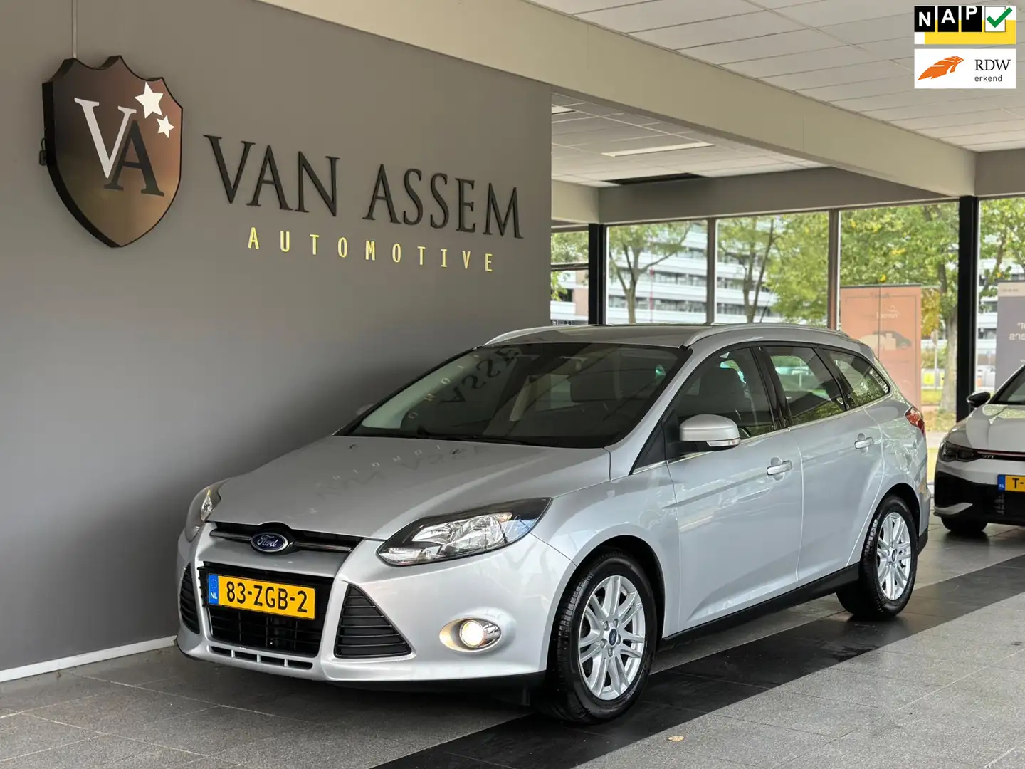 Ford Focus Wagon 1.0 EcoBoost Titanium| PDC| Start-Stop Grijs - 1