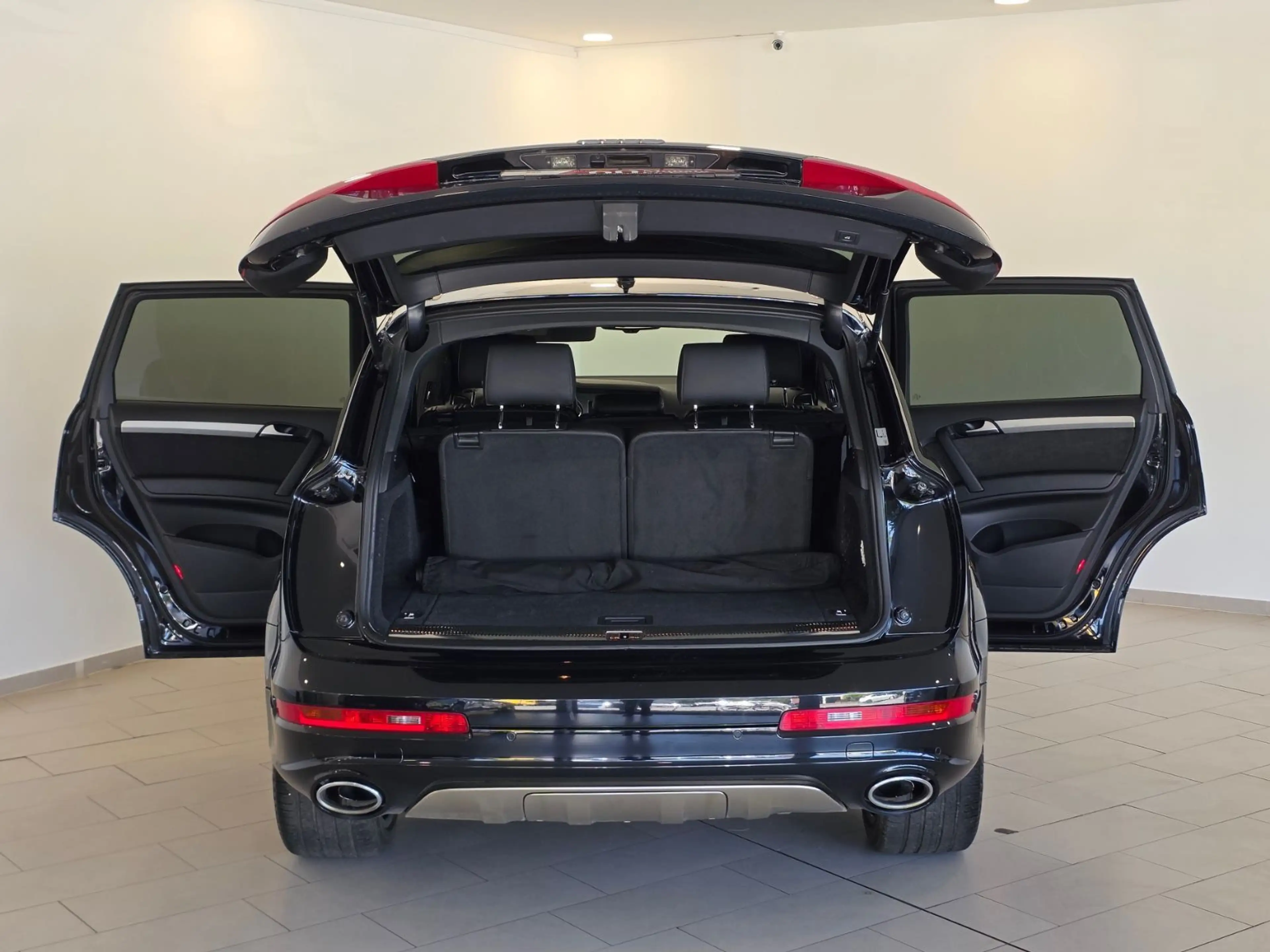 Audi Q7 3.0 TDI Quattro S-Line V12-Paket 7-Sitze 1-HD — photo 15