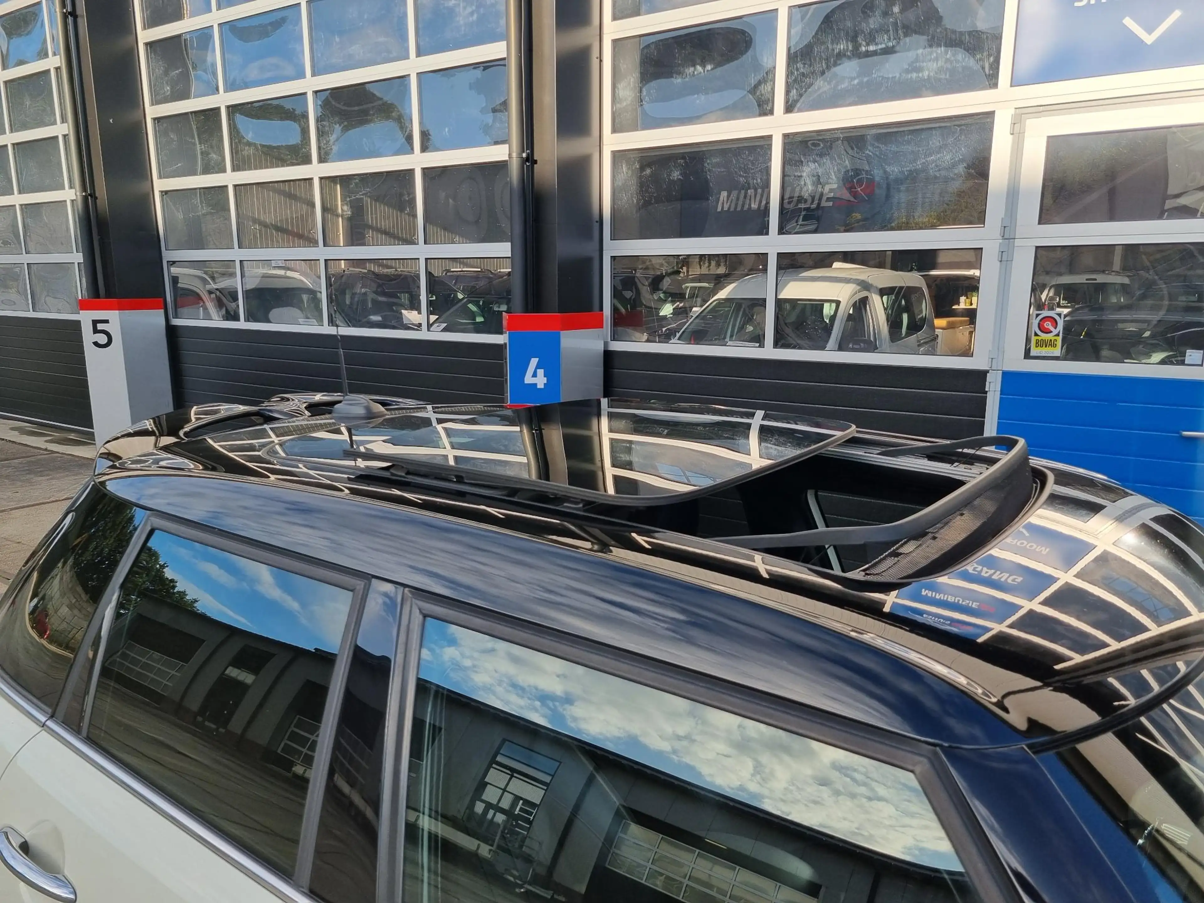 MINI Cooper S 5-Deurs 2.0 Serious Business Aut. SPORTLEER / PANO — photo 22