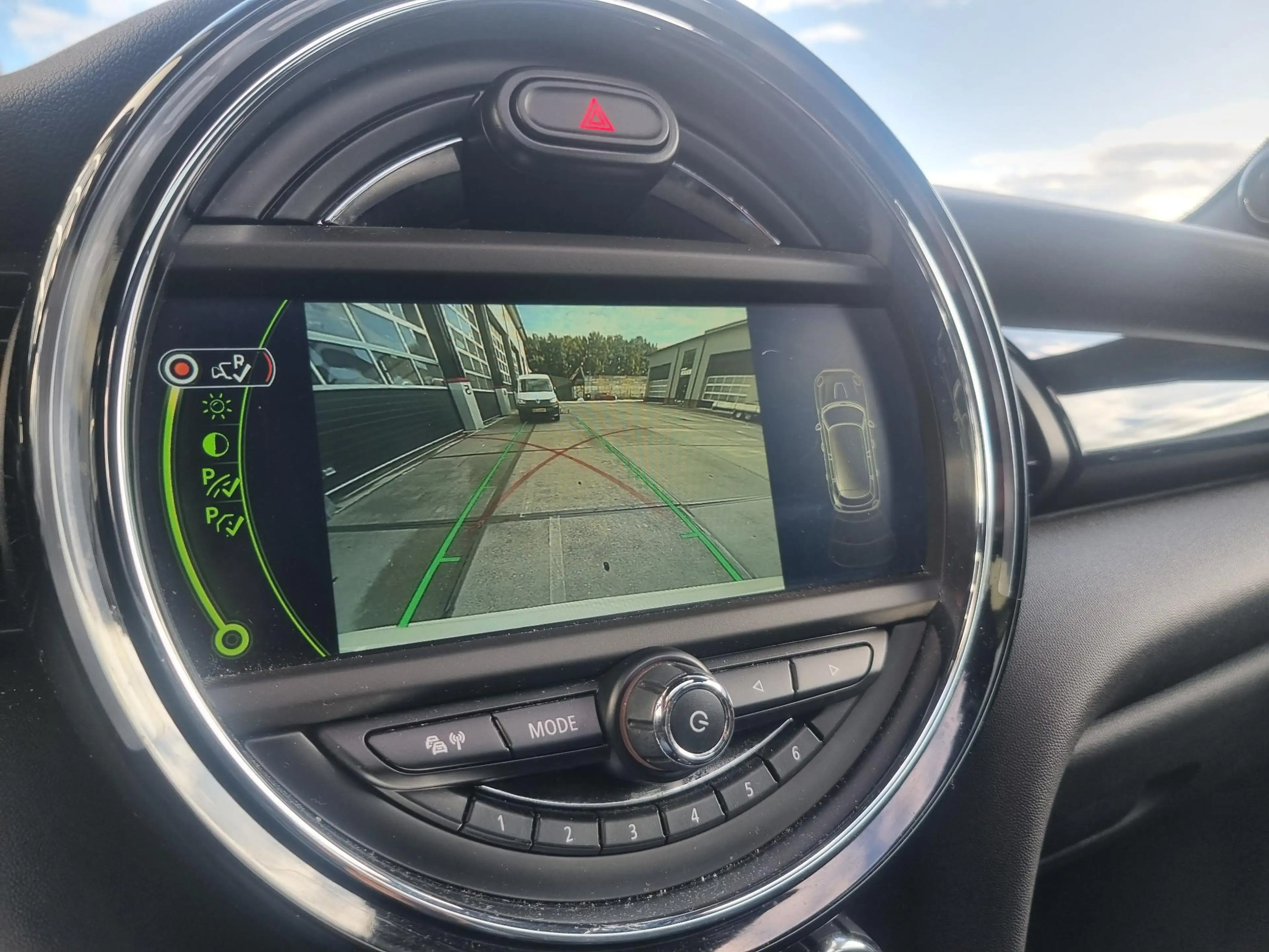 MINI Cooper S 5-Deurs 2.0 Serious Business Aut. SPORTLEER / PANO — photo 16