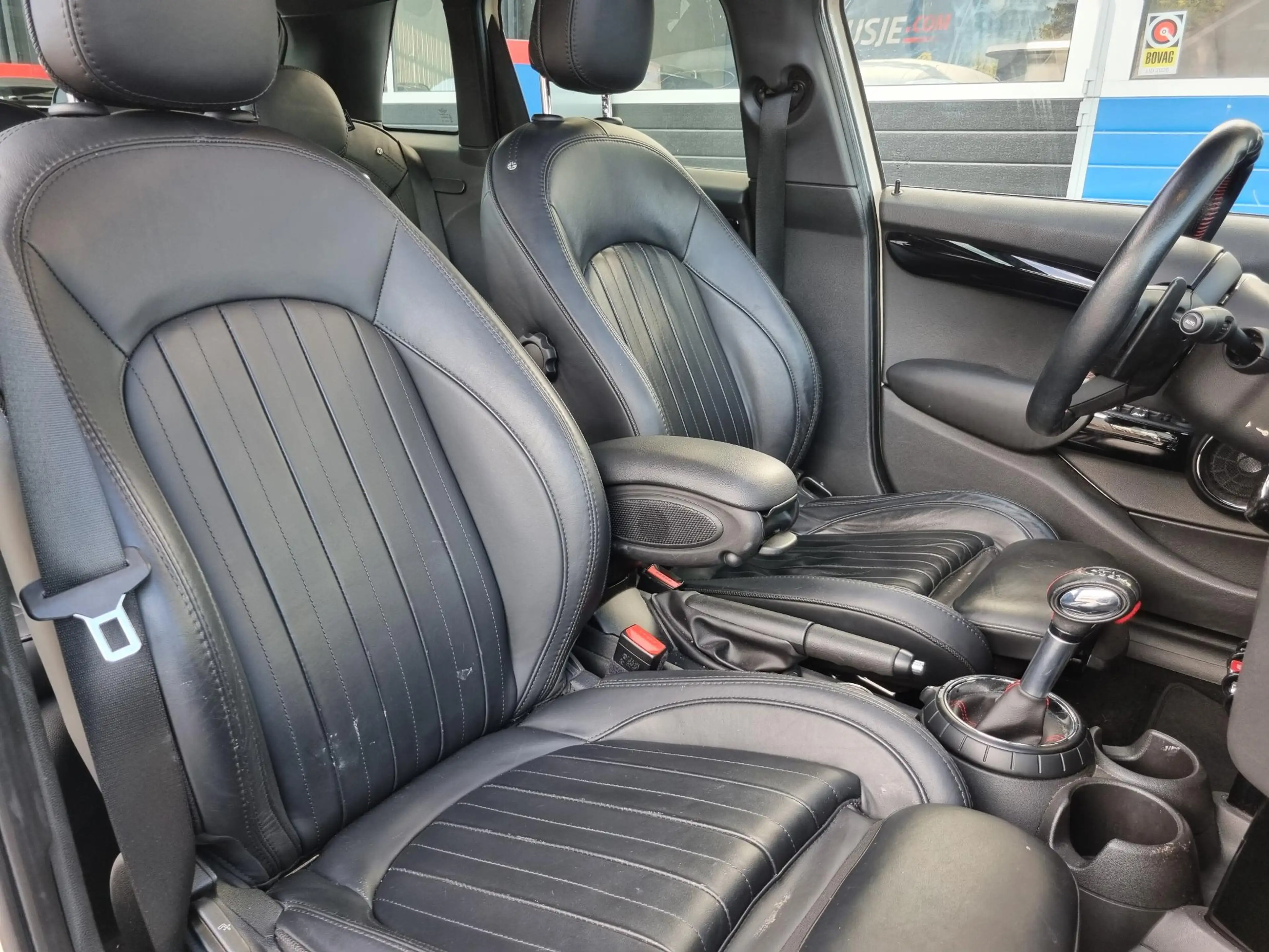 MINI Cooper S 5-Deurs 2.0 Serious Business Aut. SPORTLEER / PANO — photo 9