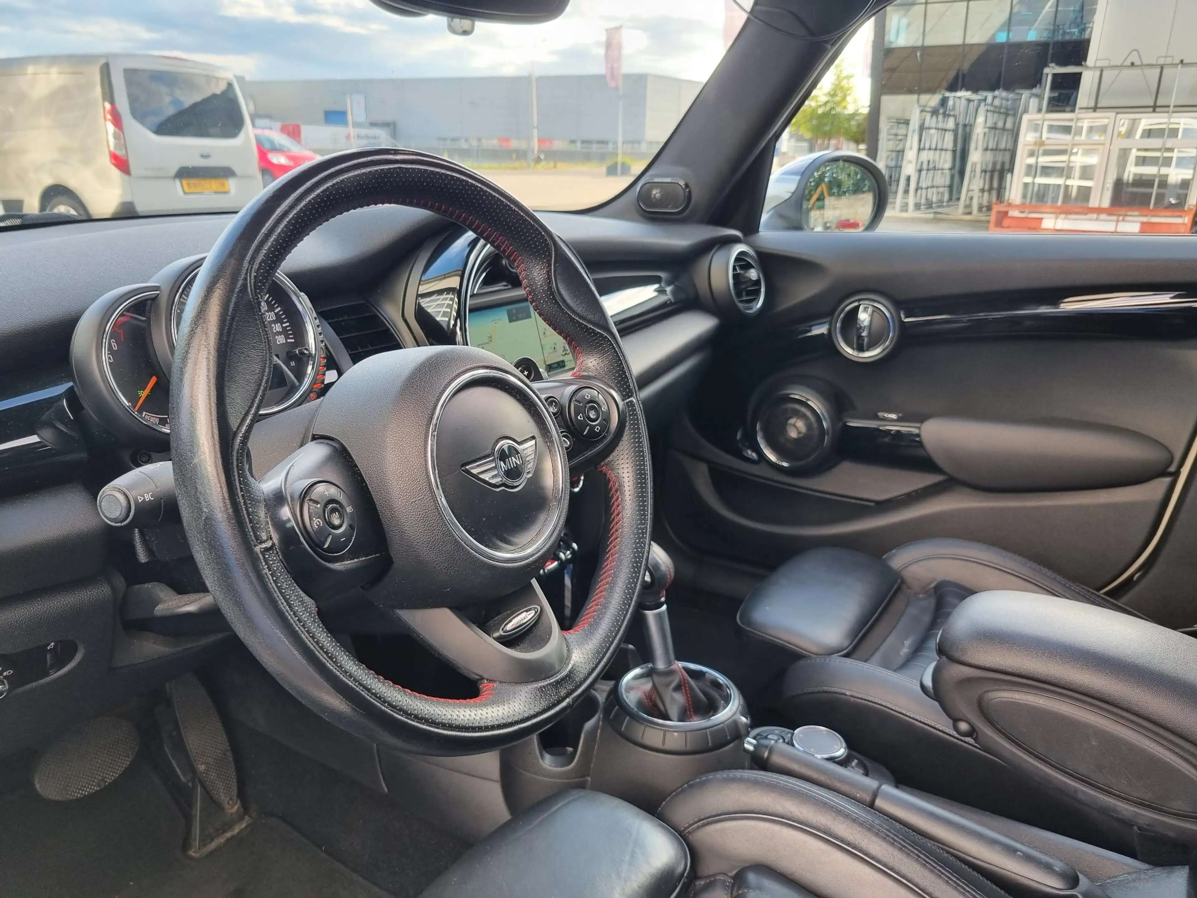 MINI Cooper S 5-Deurs 2.0 Serious Business Aut. SPORTLEER / PANO — photo 5