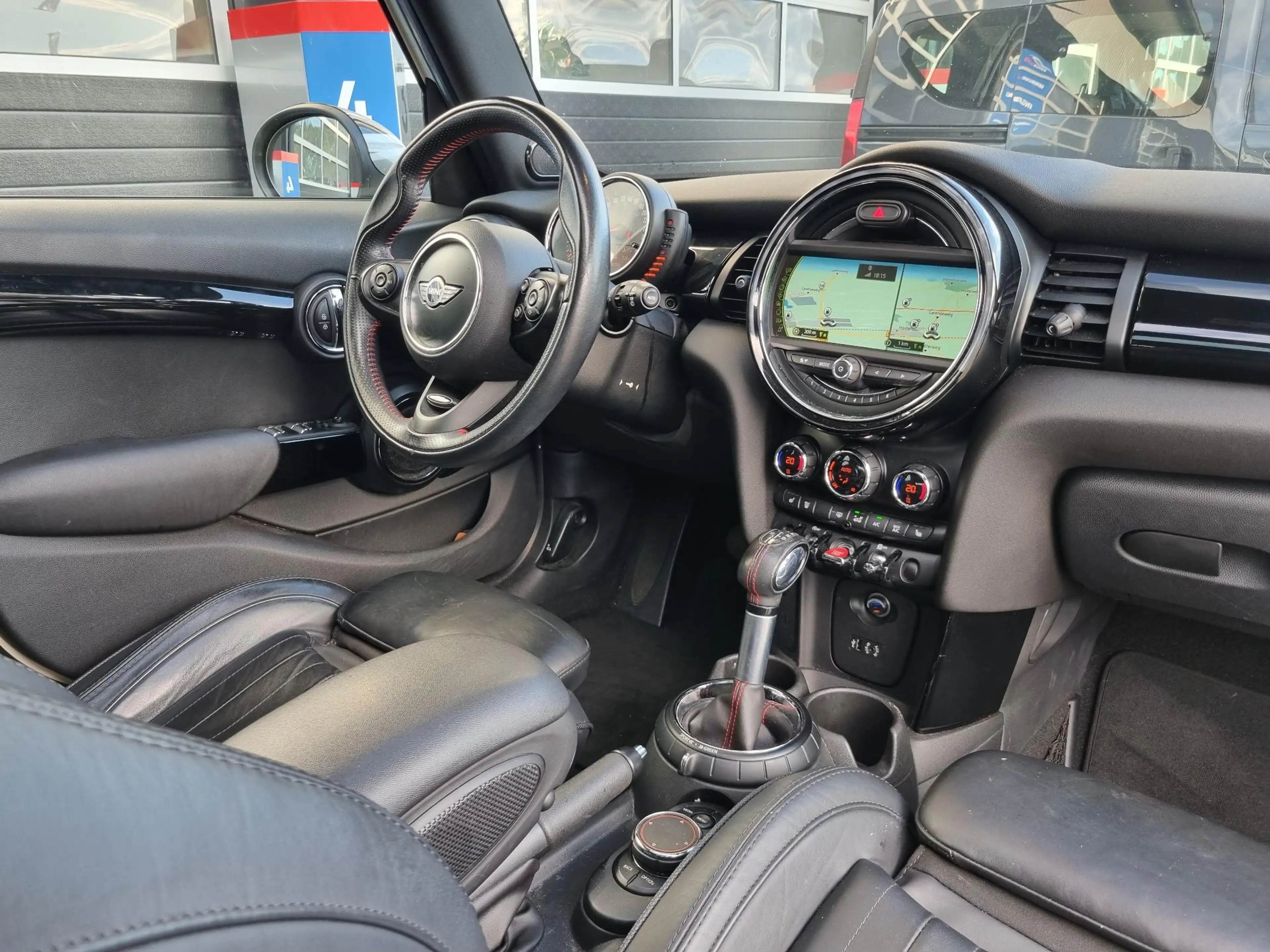 MINI Cooper S 5-Deurs 2.0 Serious Business Aut. SPORTLEER / PANO — photo 7