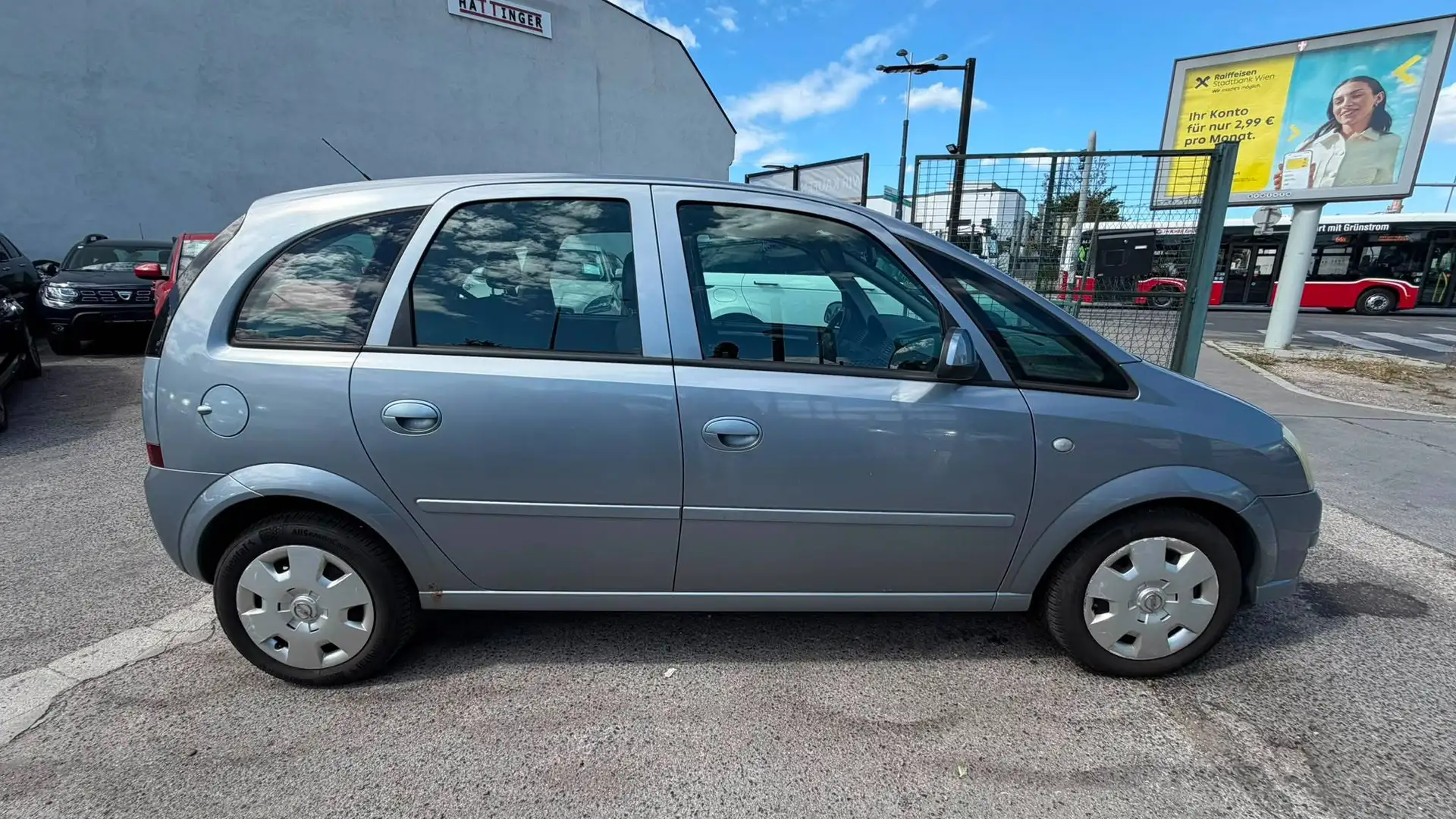 Opel Meriva 1,4 Edition mit Parkhilfe Klima CDRadio Metallic Grau - 2